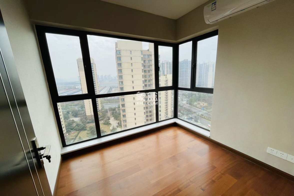 蓝溪谷 5室2厅2卫 110.0万 蓝溪谷 5室2厅2卫 110.0万室内图