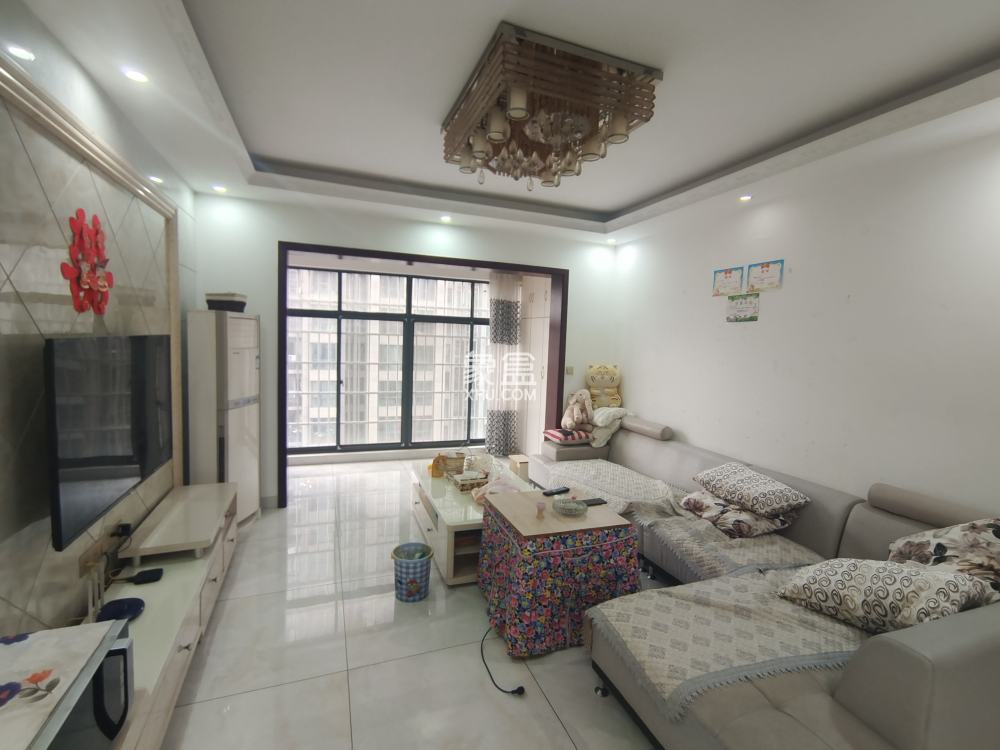 金色荷塘  3室2厅2卫    65.8万