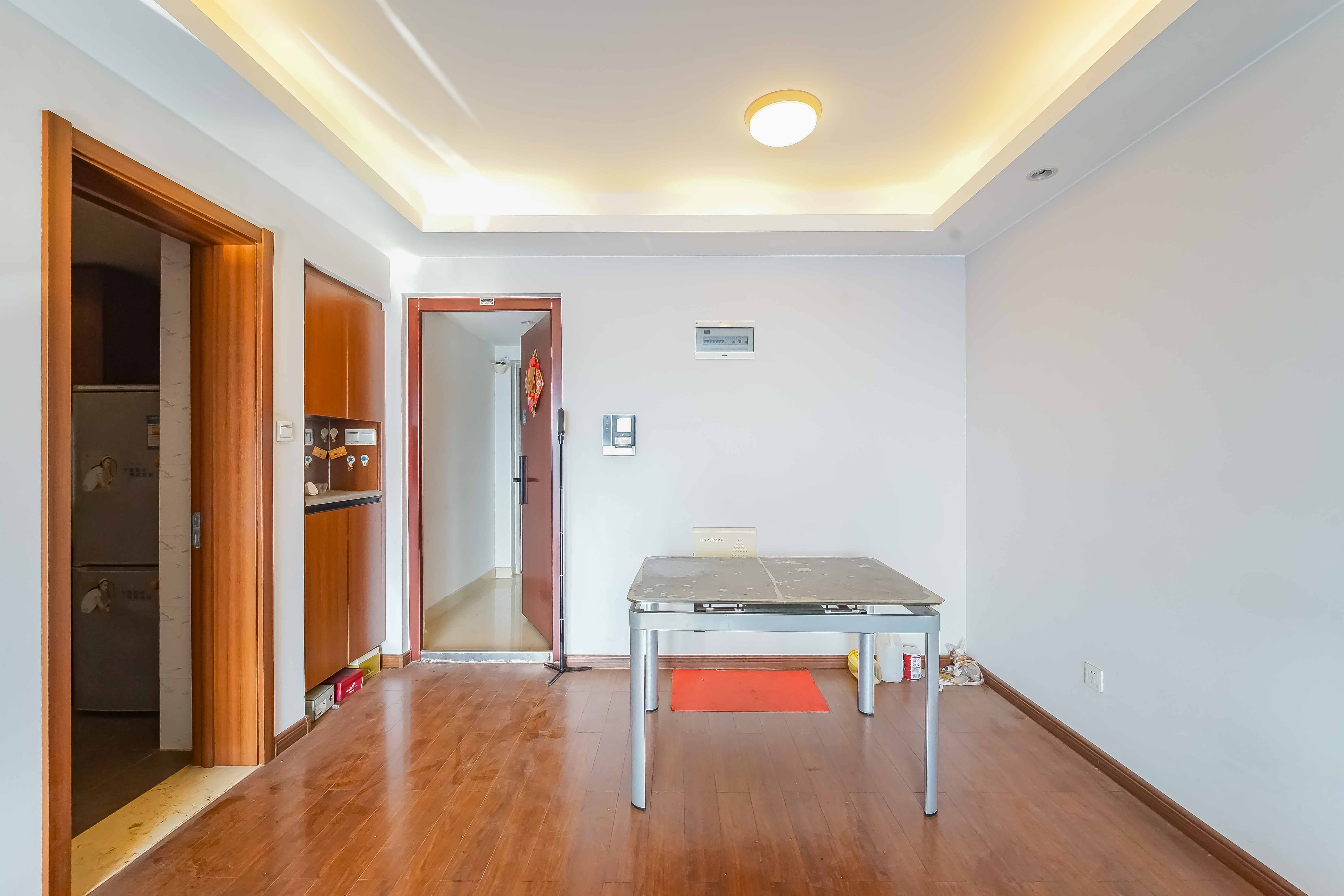 万科金域华府三四期  3室2厅1卫    127.99万 万科金域华府三四期  3室2厅1卫    127.99万客厅