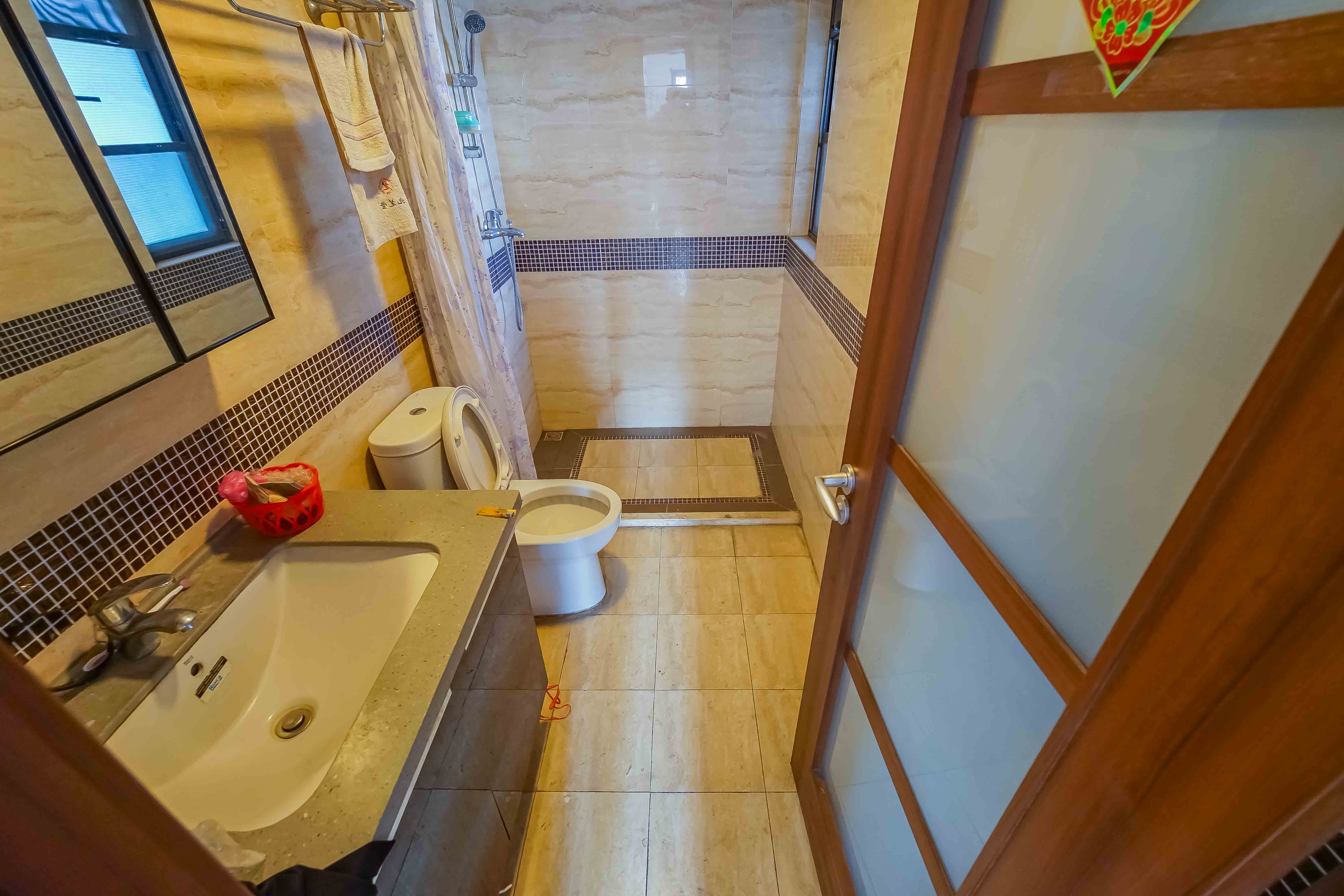 万科金域华府三四期  3室2厅1卫    127.99万 万科金域华府三四期  3室2厅1卫    127.99万卫生间