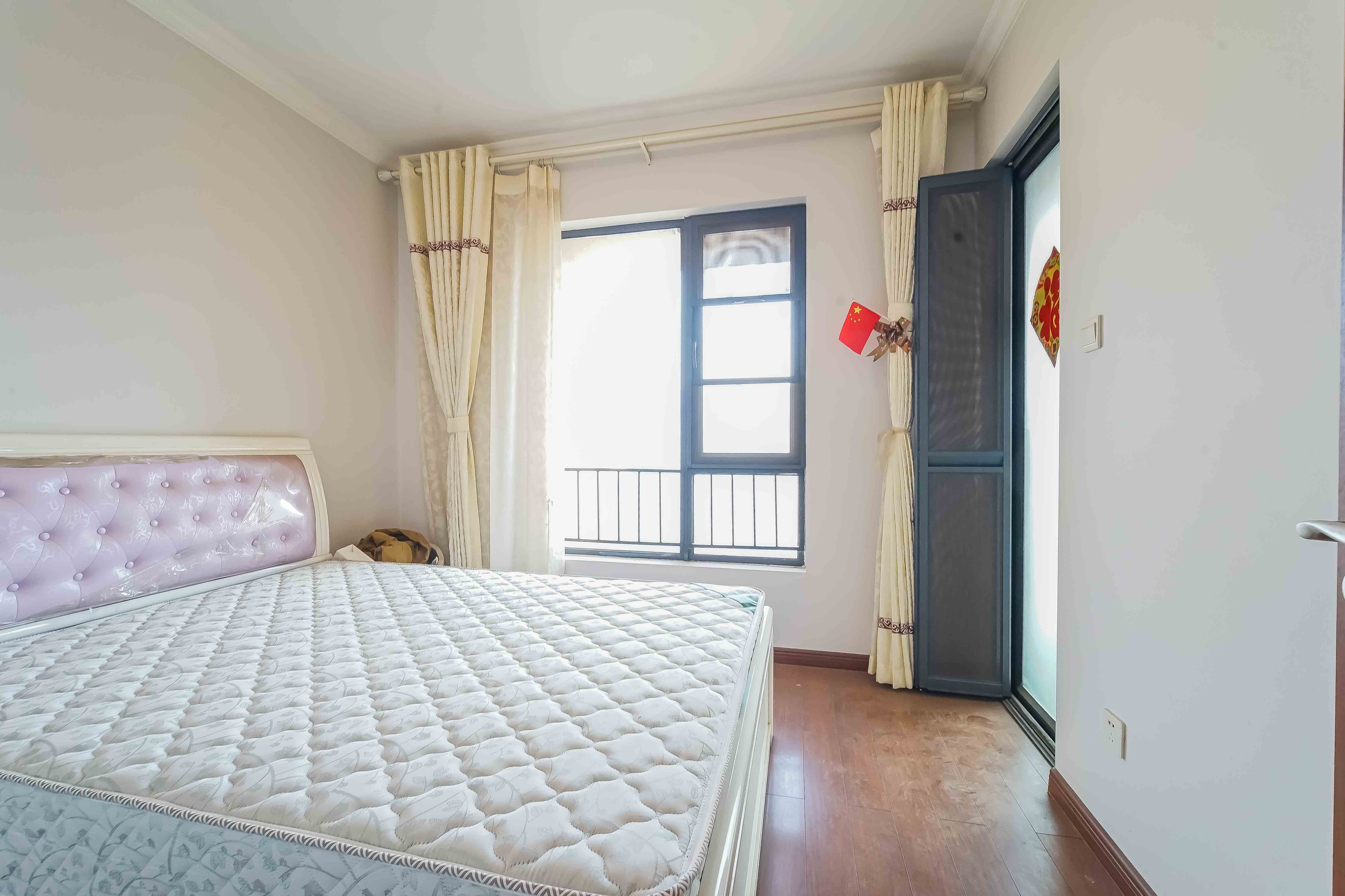 万科金域华府三四期  3室2厅1卫    127.99万 万科金域华府三四期  3室2厅1卫    127.99万卧室