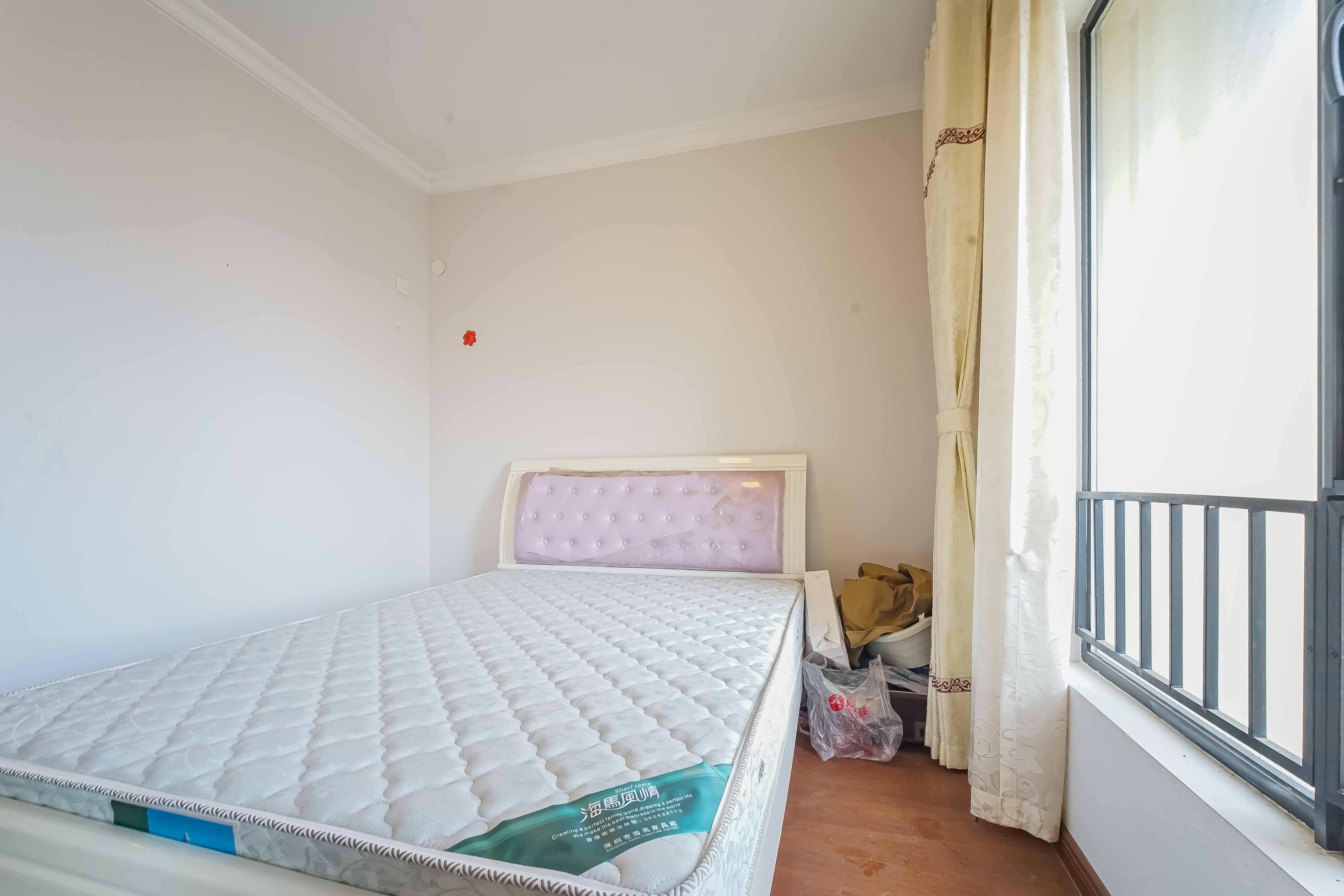 万科金域华府三四期  3室2厅1卫    127.99万 万科金域华府三四期  3室2厅1卫    127.99万卧室