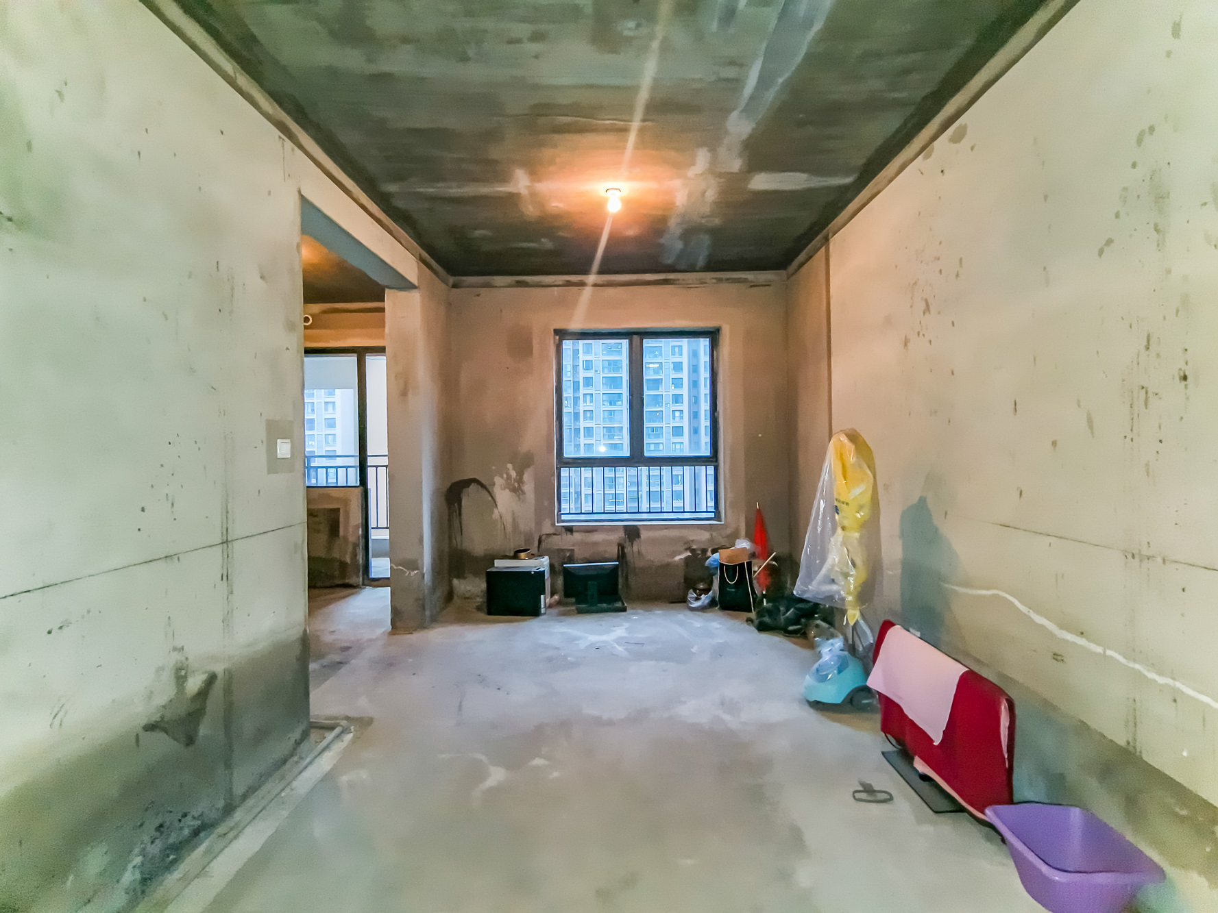 三一街区  4室2厅2卫   144.30万客厅