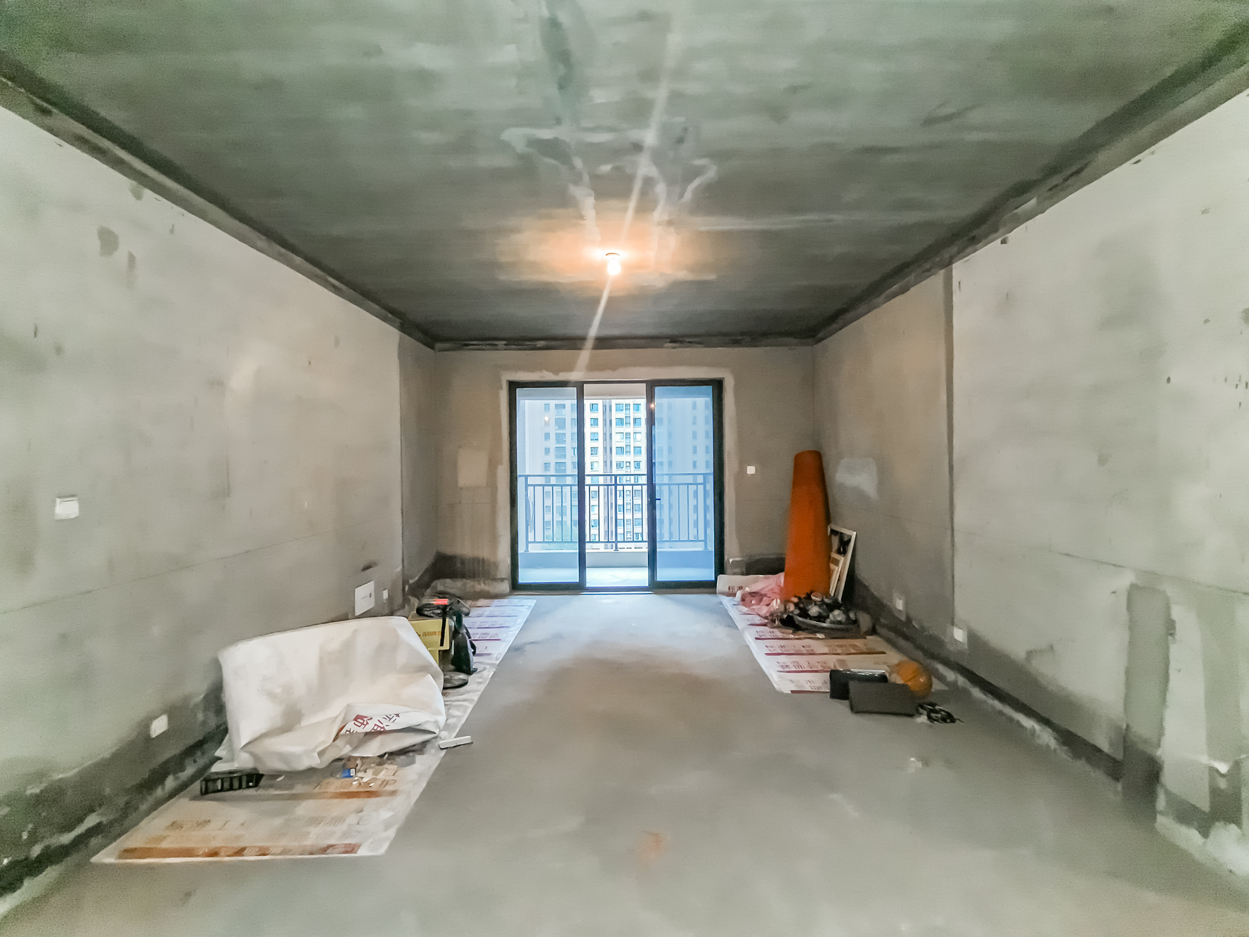 三一街区  4室2厅2卫   144.30万客厅