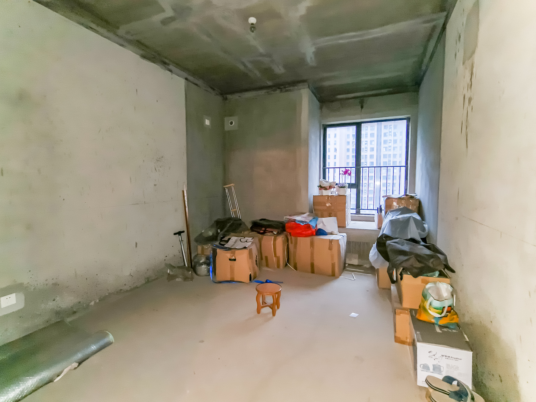 三一街区  4室2厅2卫   144.30万卧室
