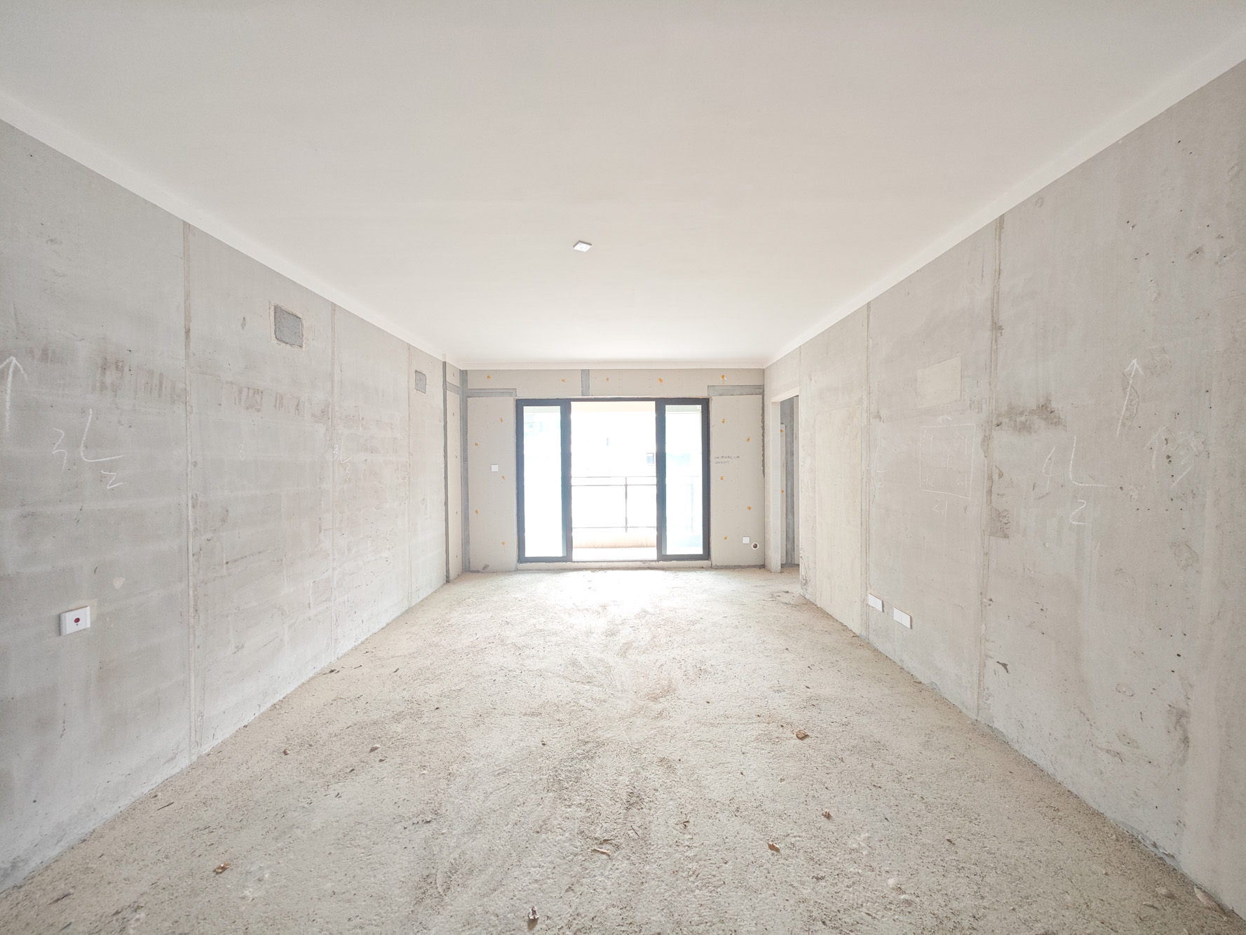 保利城（中航城国际社区、郡原美村）  5室2厅2卫    160.0万客厅