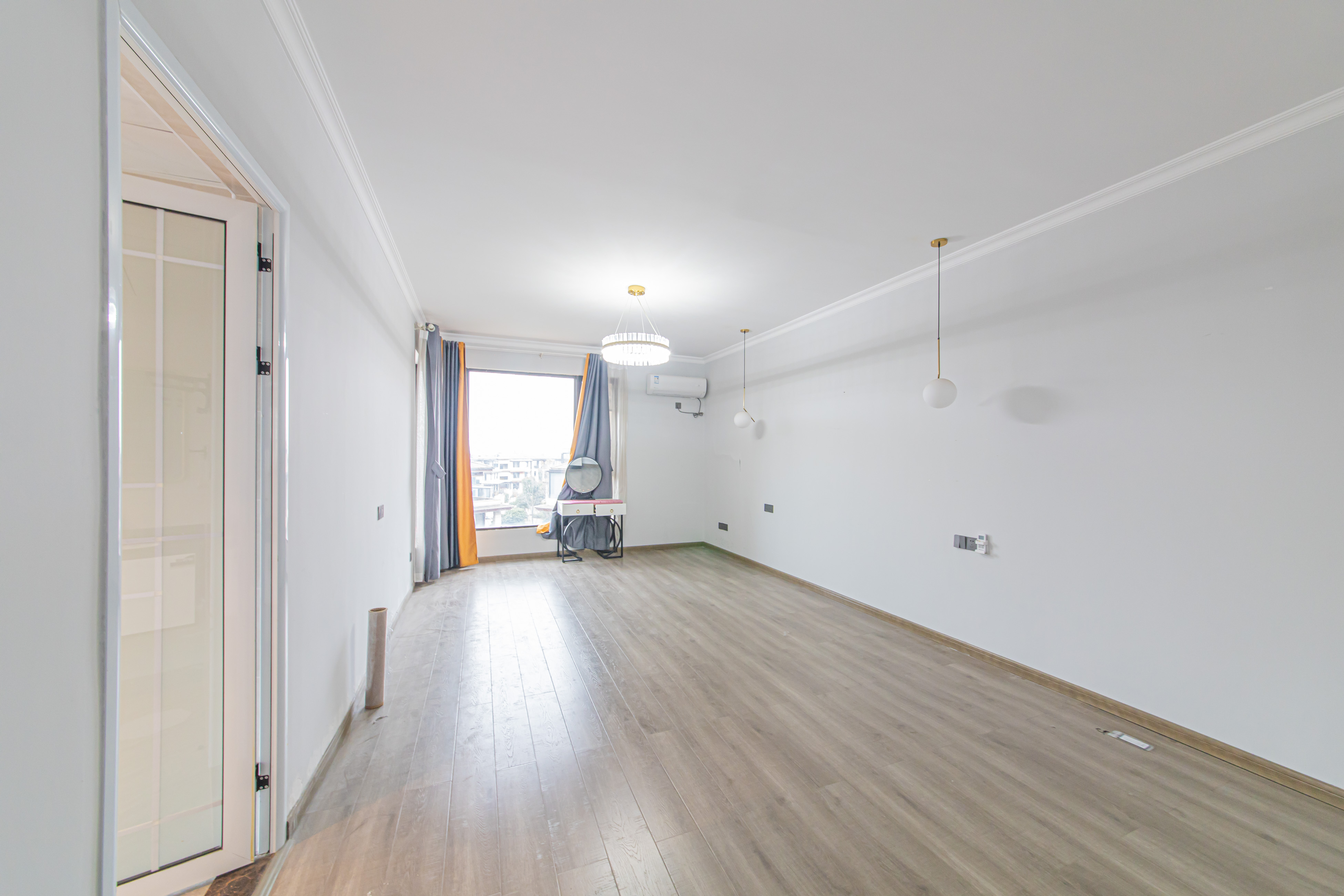 大唐印象一期云海湾  5室2厅2卫    230.0万 大唐印象一期云海湾  5室2厅2卫    230.0万卧室