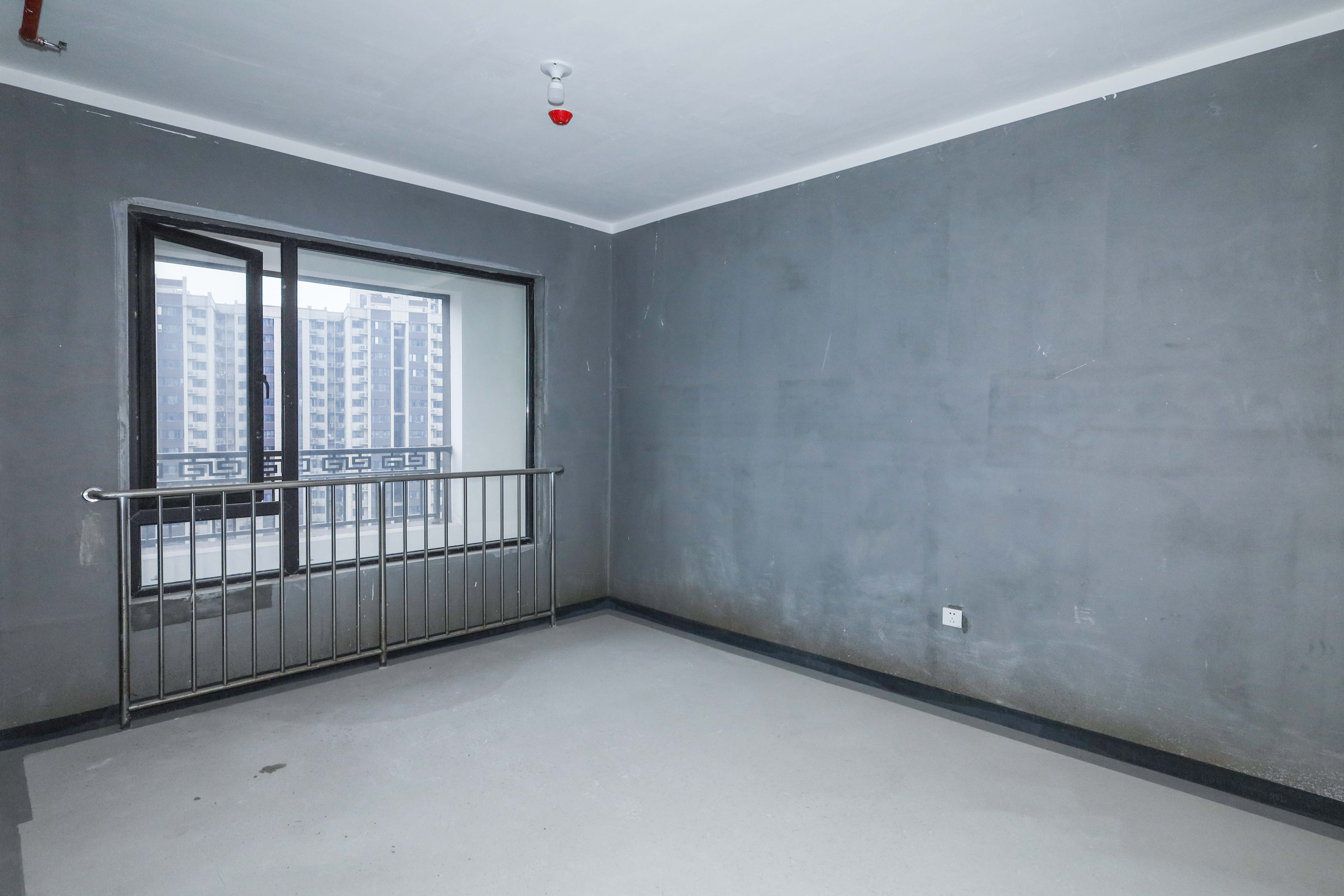 建发央著  5室2厅3卫   330.00万卧室