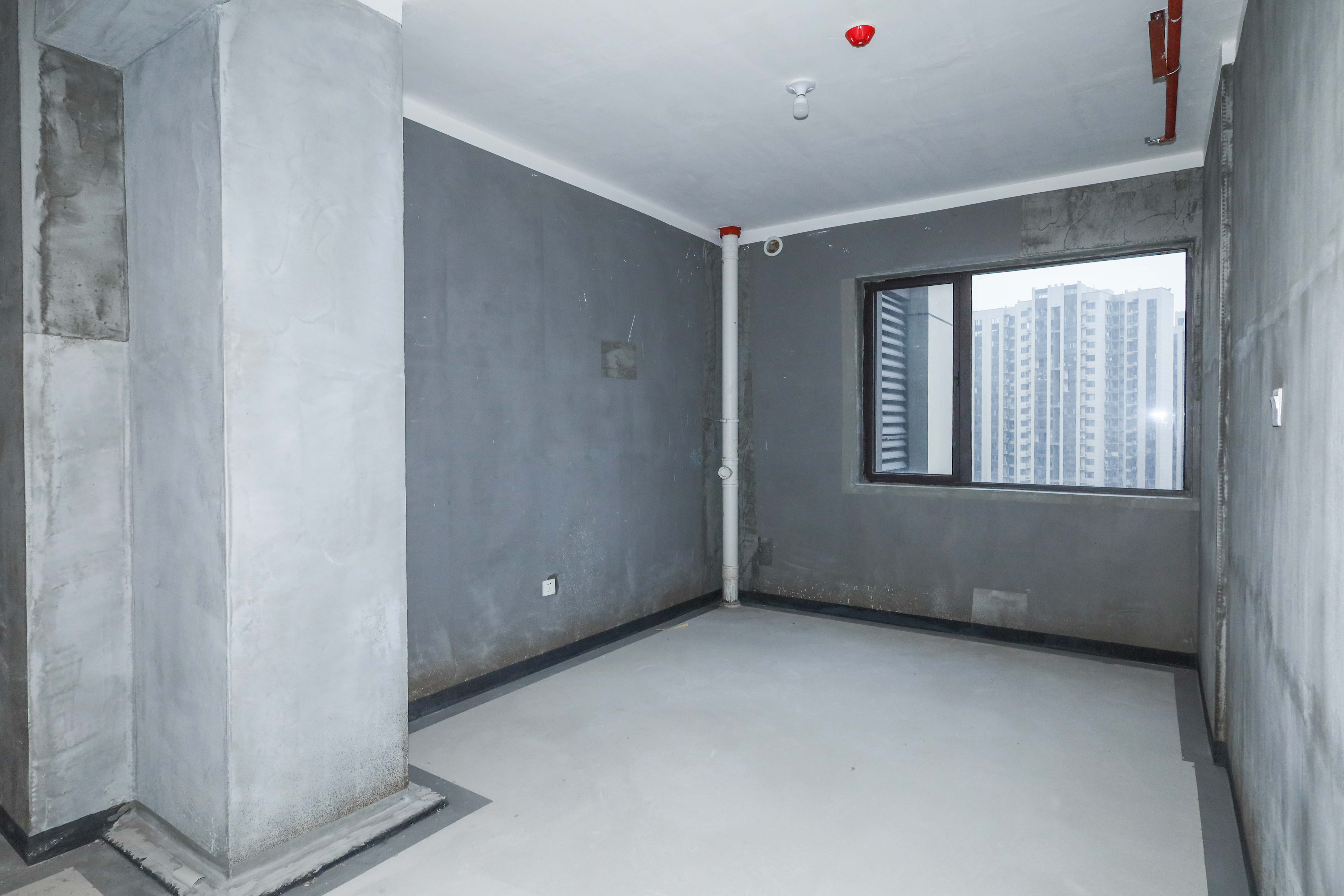 建发央著  5室2厅3卫   330.00万卧室