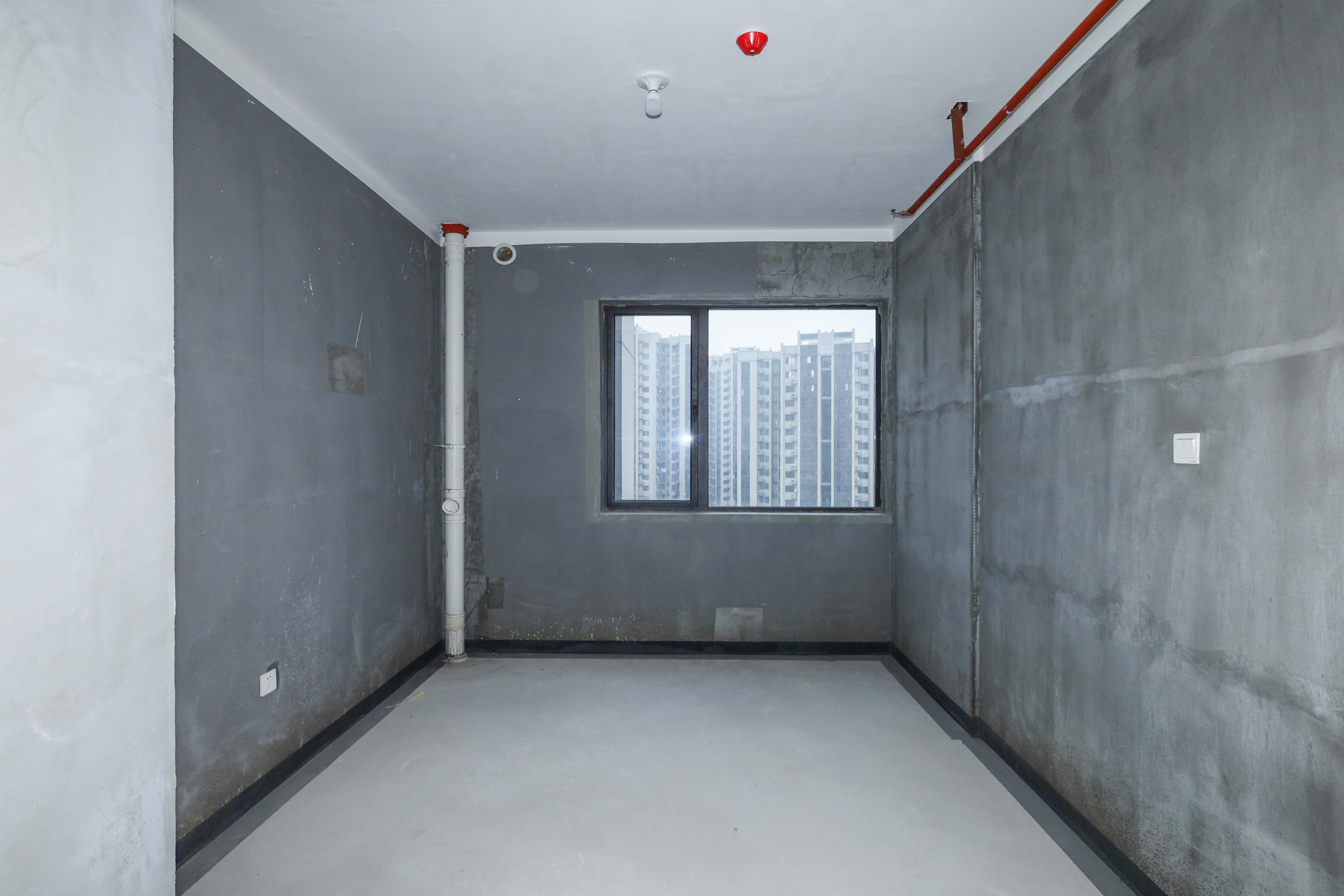 建发央著  5室2厅3卫   330.00万卧室