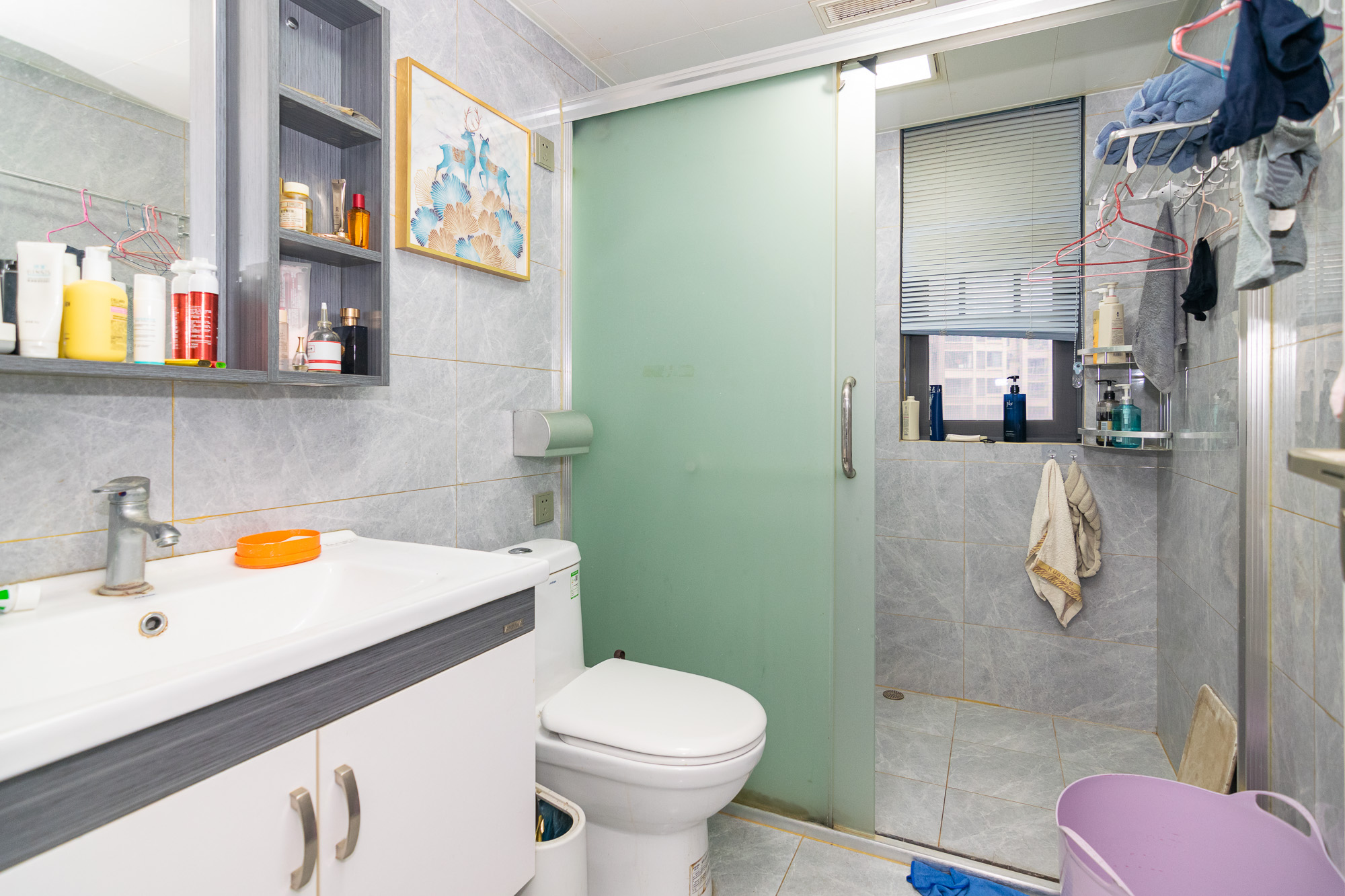 中粮鸿云 3室2厅2卫 94.0万 中粮鸿云 3室2厅2卫 94.0万卫生间