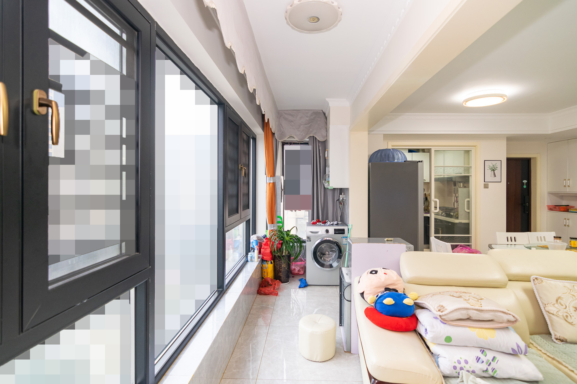 中粮鸿云 3室2厅2卫 94.0万 中粮鸿云 3室2厅2卫 94.0万阳台