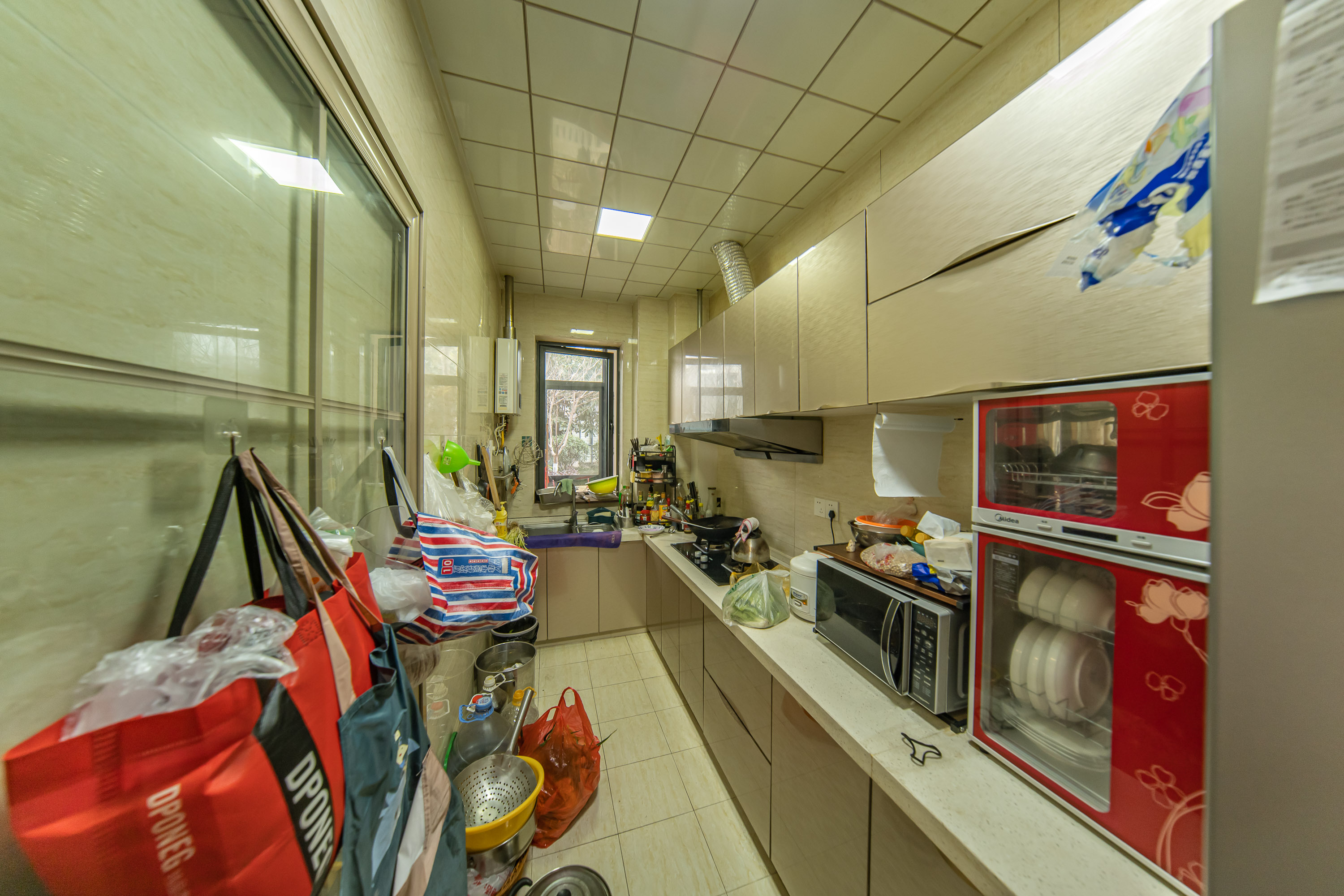 阳光100一期、四五期  3室2厅1卫    128.0万厨房