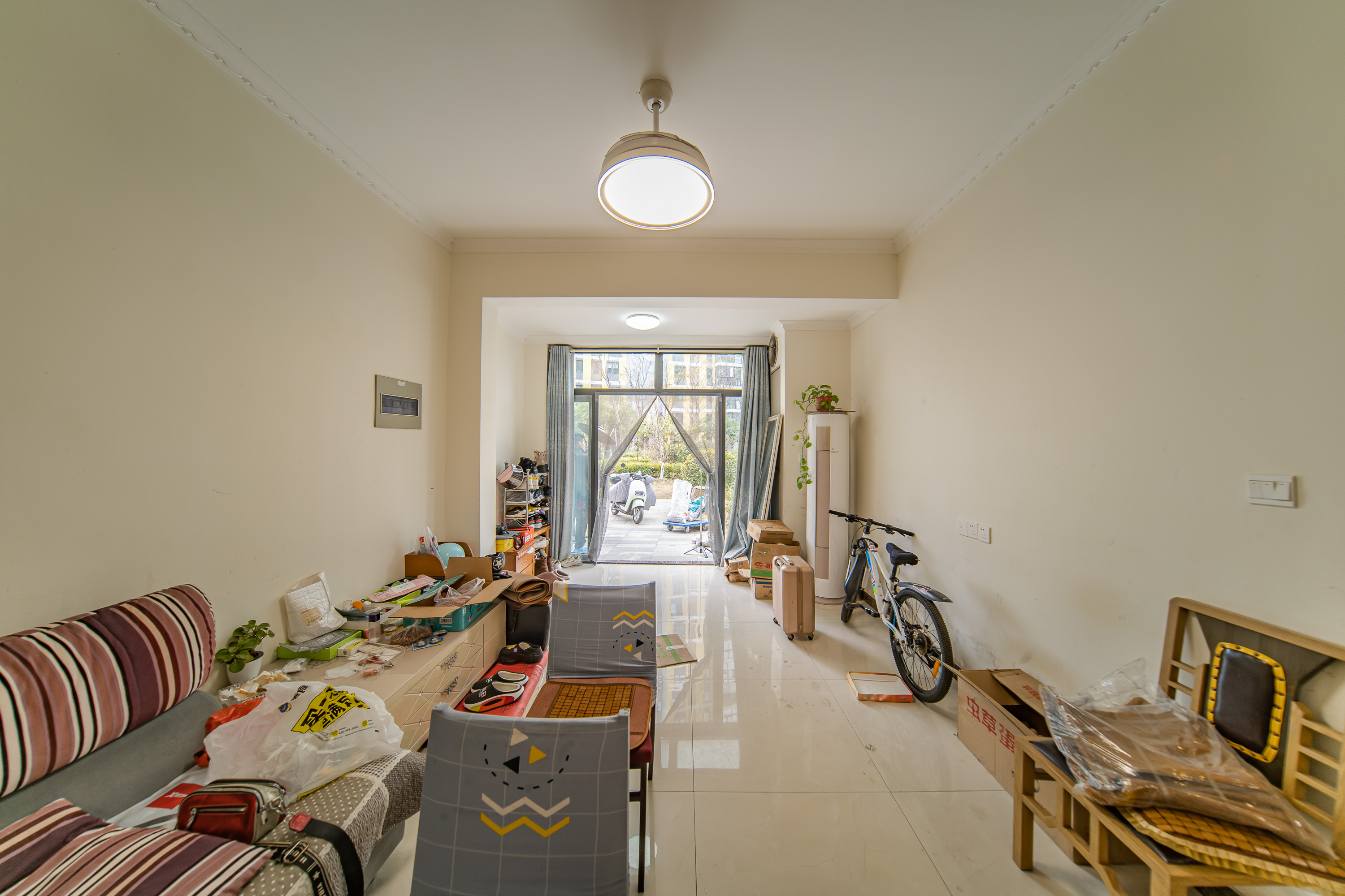 阳光100一期、四五期  3室2厅1卫    128.0万客厅