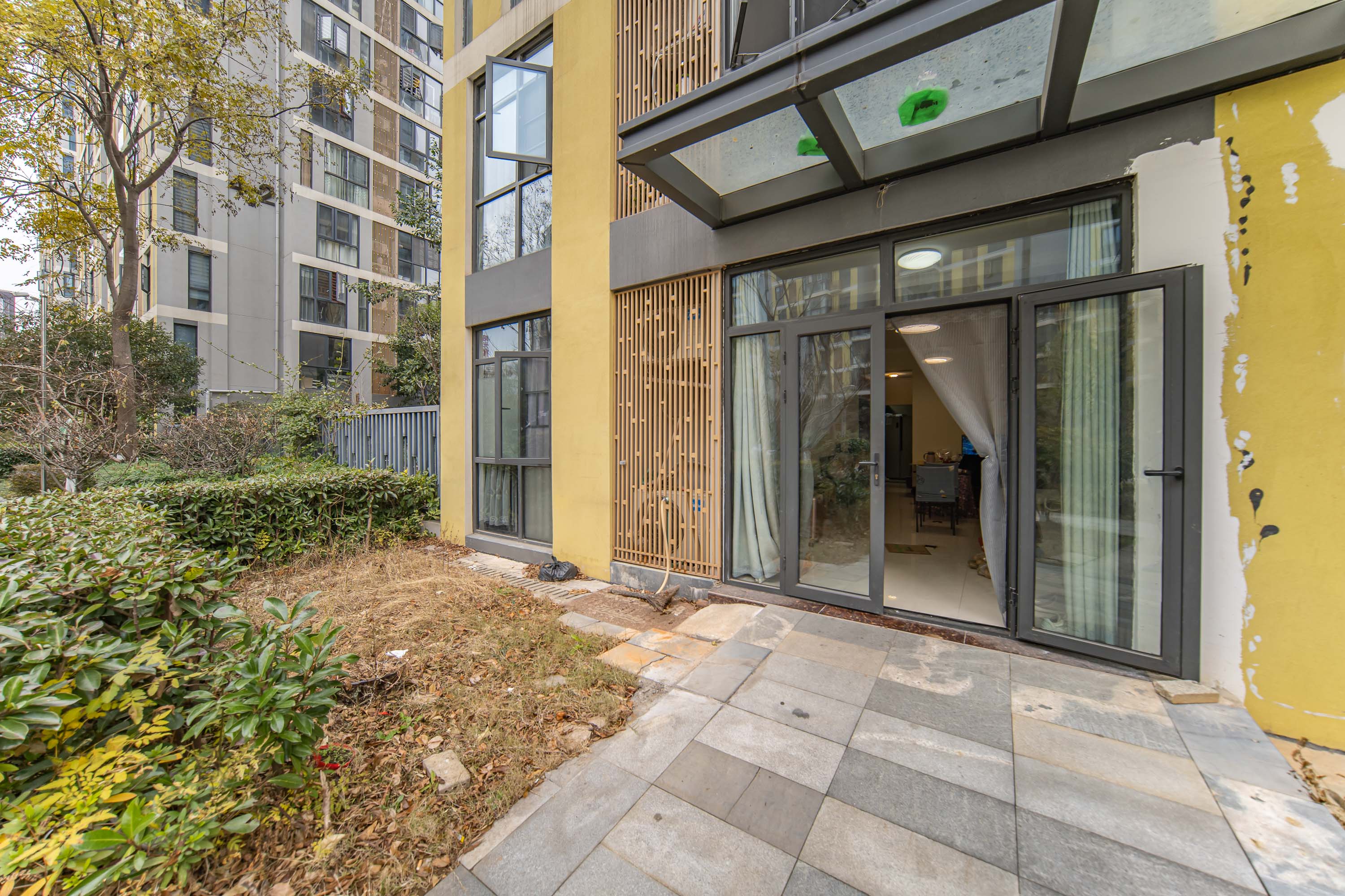 阳光100一期、四五期  3室2厅1卫    128.0万其他