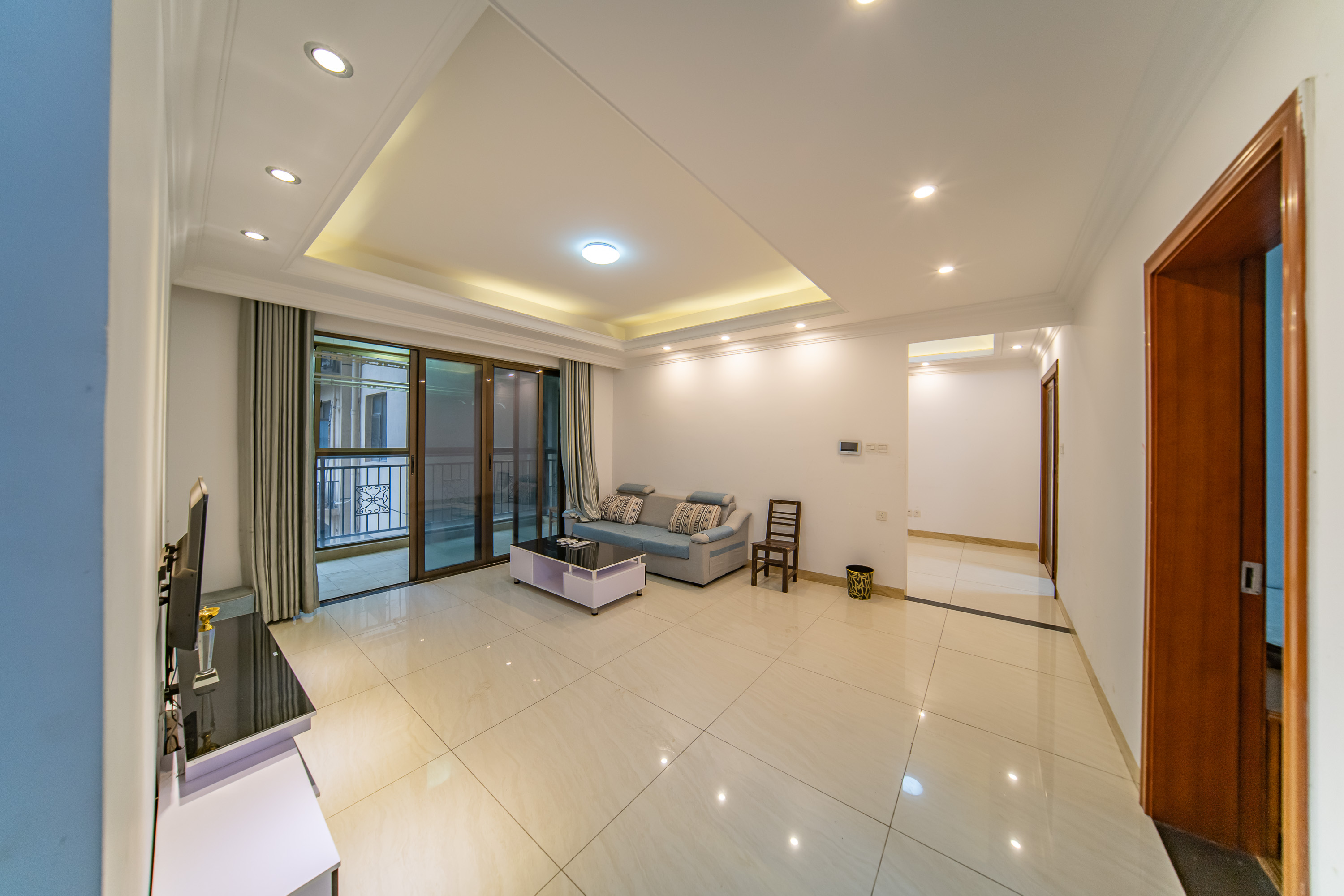 江山帝景哈佛  3室2厅2卫    135.3万客厅