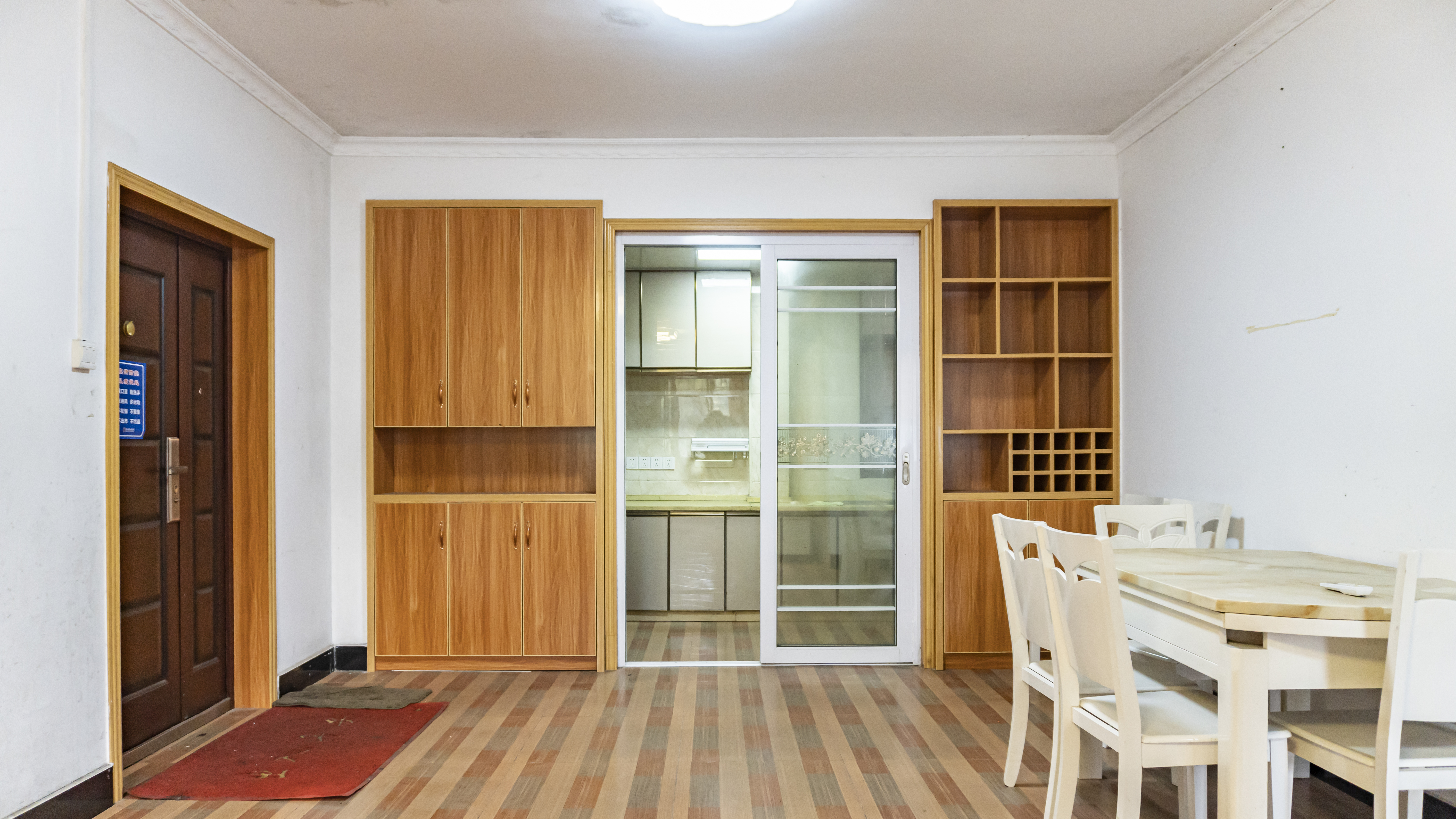 香格里拉  4室2厅1卫    61.8万 香格里拉  4室2厅1卫    61.8万室内图