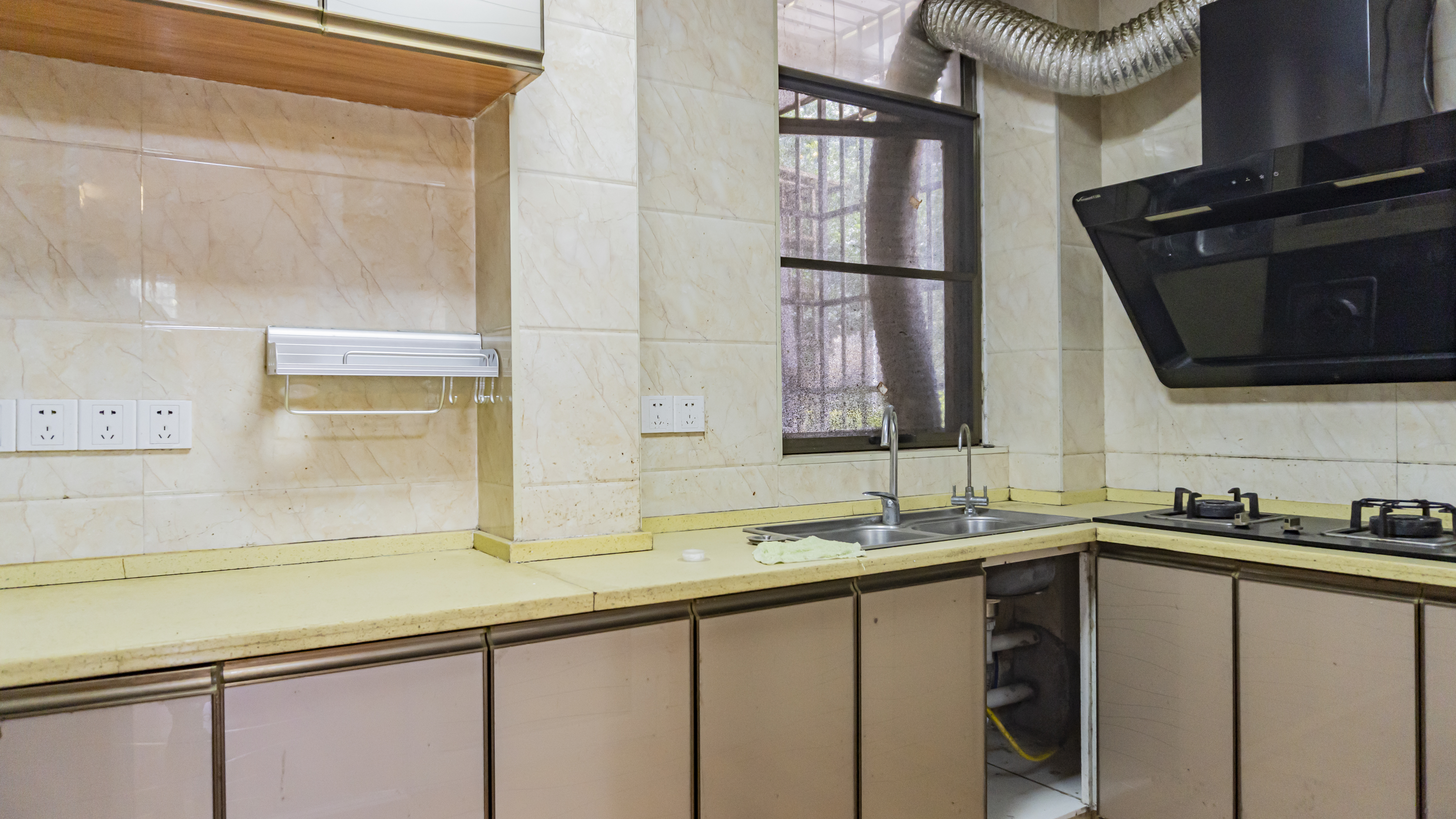 香格里拉  4室2厅1卫    61.8万 香格里拉  4室2厅1卫    61.8万室内图