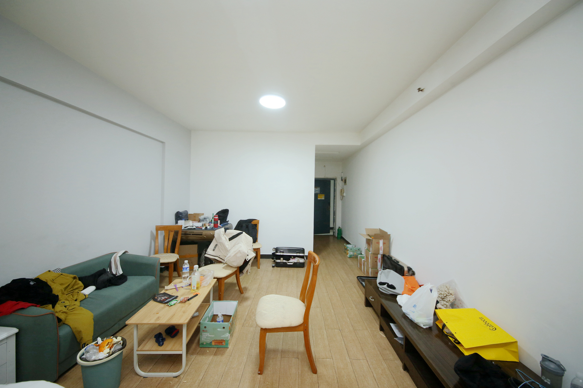 日出东方  1室1厅1卫    45.99万客厅