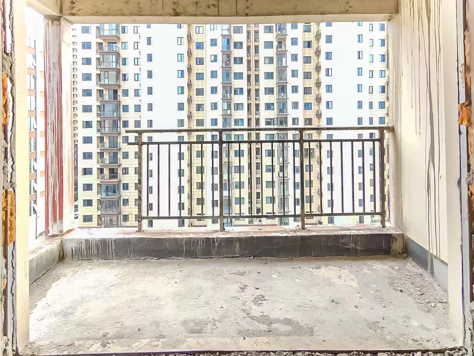 永宏万家里  4室2厅2卫   93.80万阳台