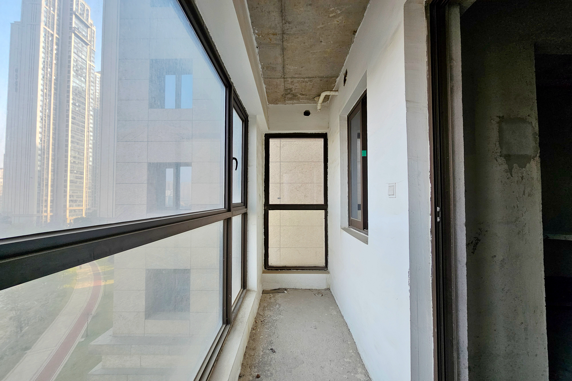 明昇壹城(明昇时代广场)二期 4室2厅2卫 175.0万 明昇壹城(明昇时代广场)二期 4室2厅2卫 175.0万阳台