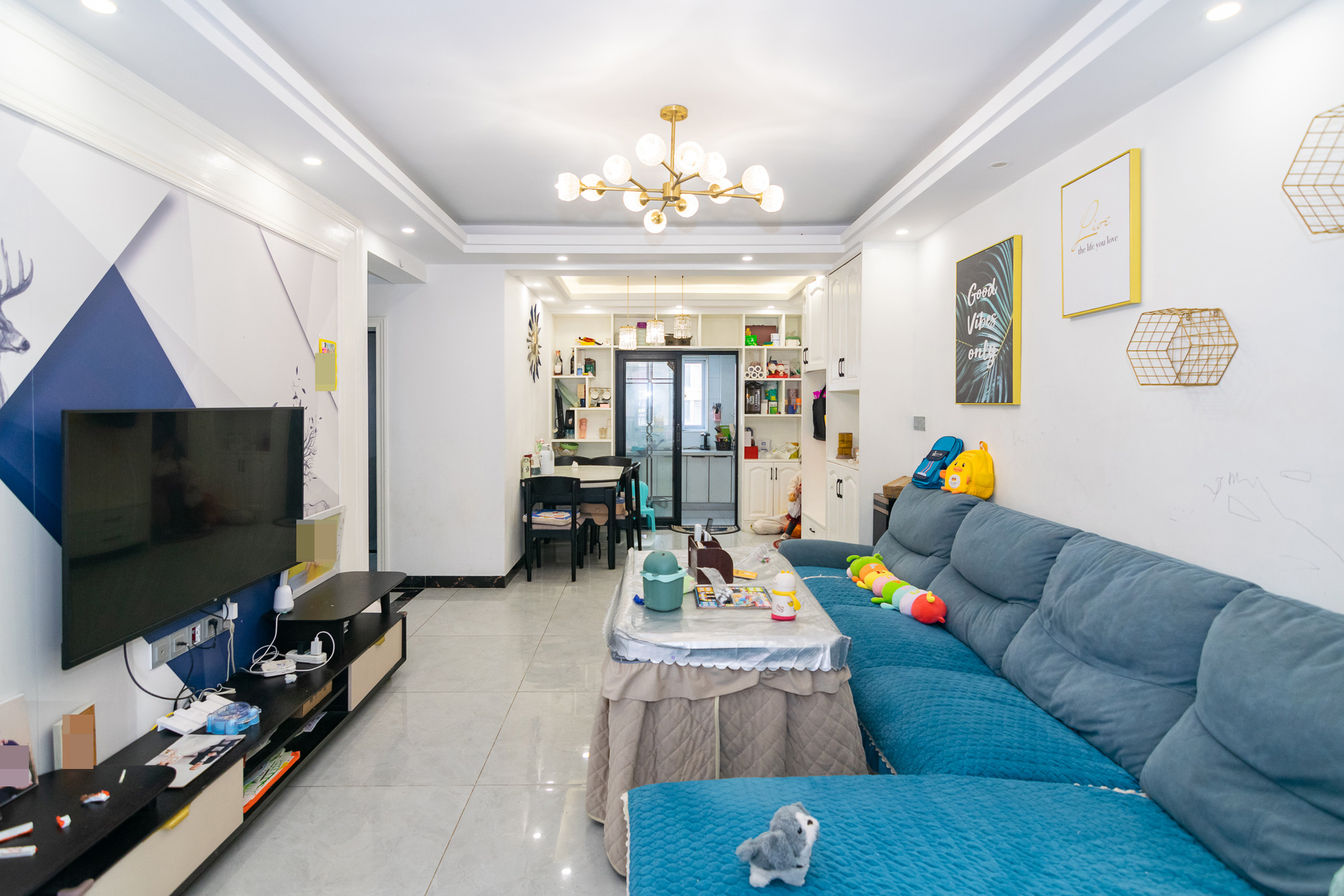 新城国际花都 3室2厅2卫 83.4万 新城国际花都 3室2厅2卫 83.4万客厅