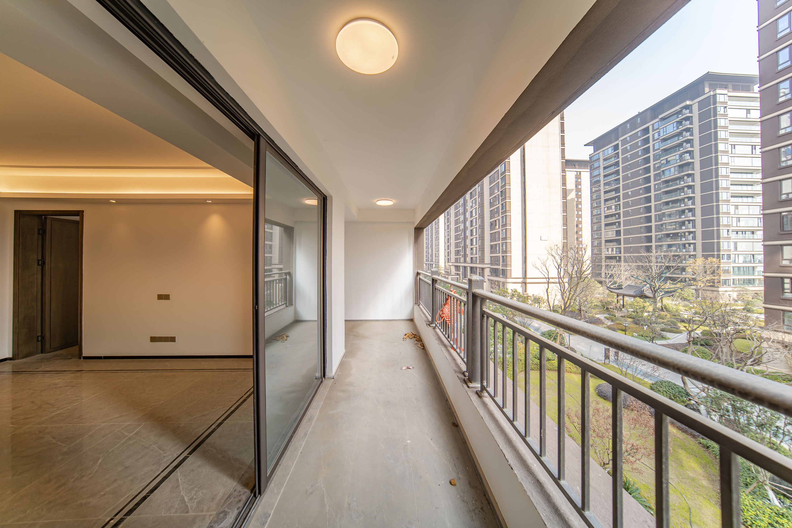 建发电建江山悦  4室2厅2卫   218.80万阳台