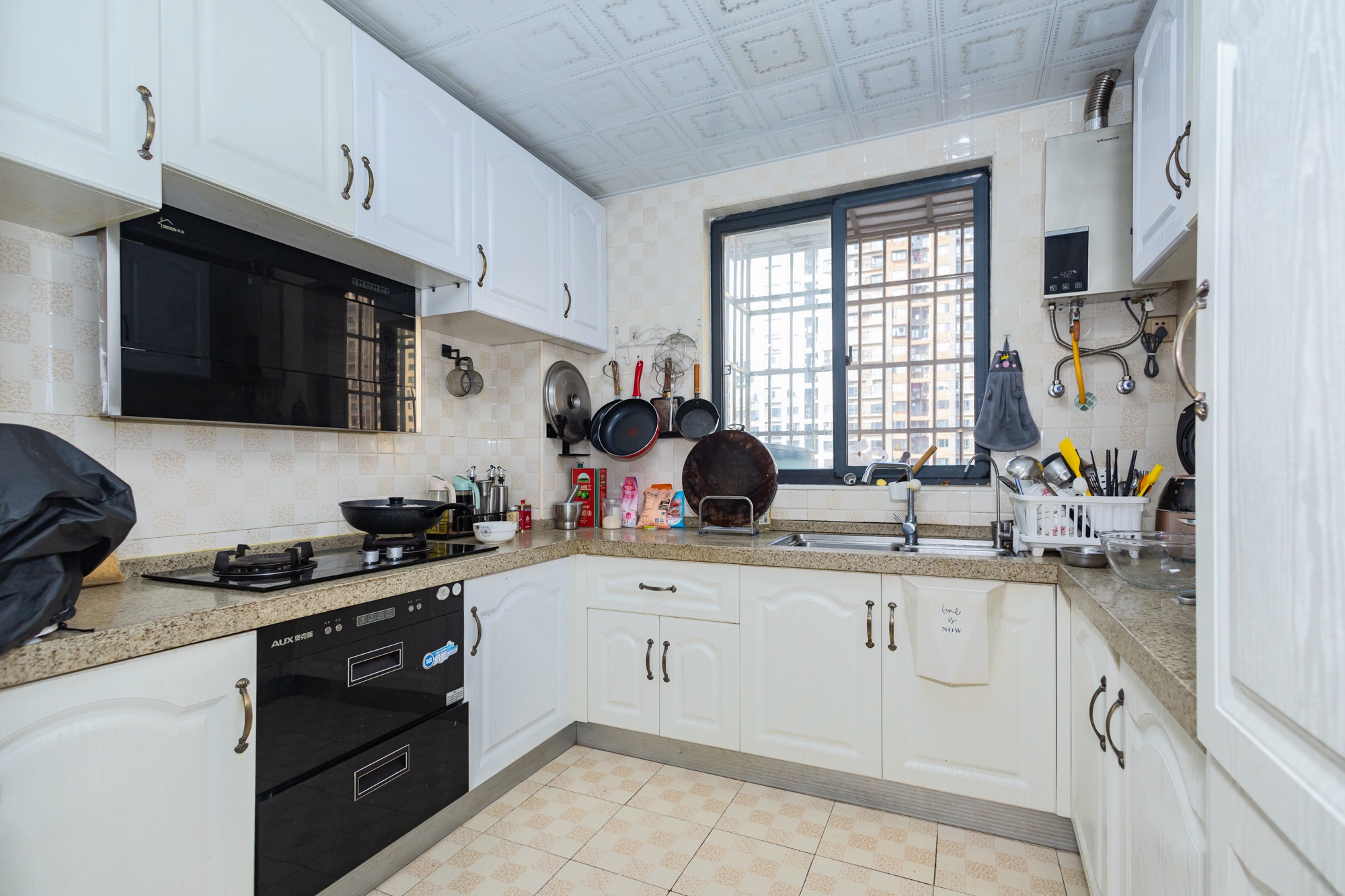 鹏基诺亚山林 3室2厅2卫 77.0万 鹏基诺亚山林 3室2厅2卫 77.0万厨房