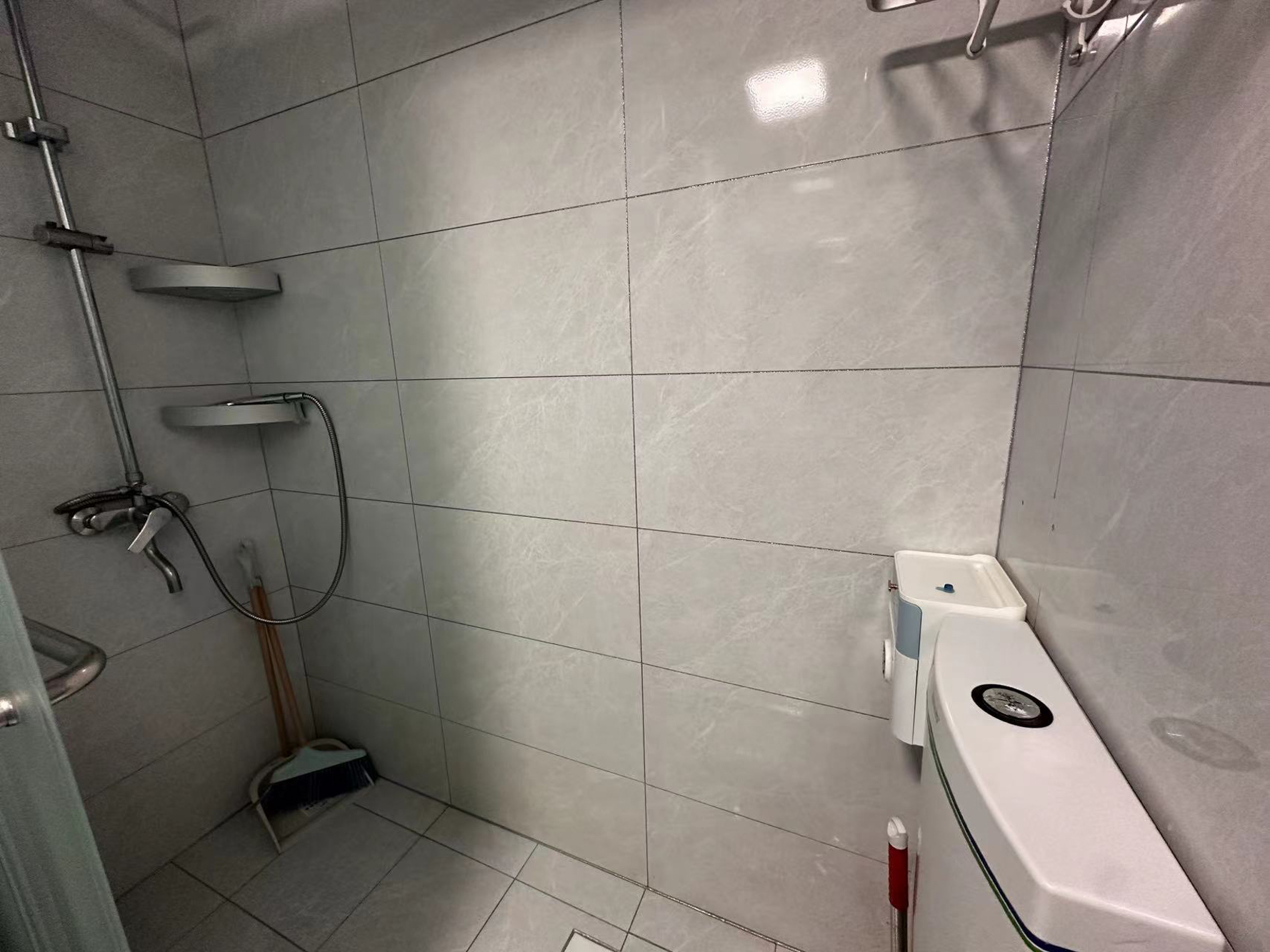 中建悦和城  1室1厅1卫    34.0万 中建悦和城  1室1厅1卫    34.0万卫生间