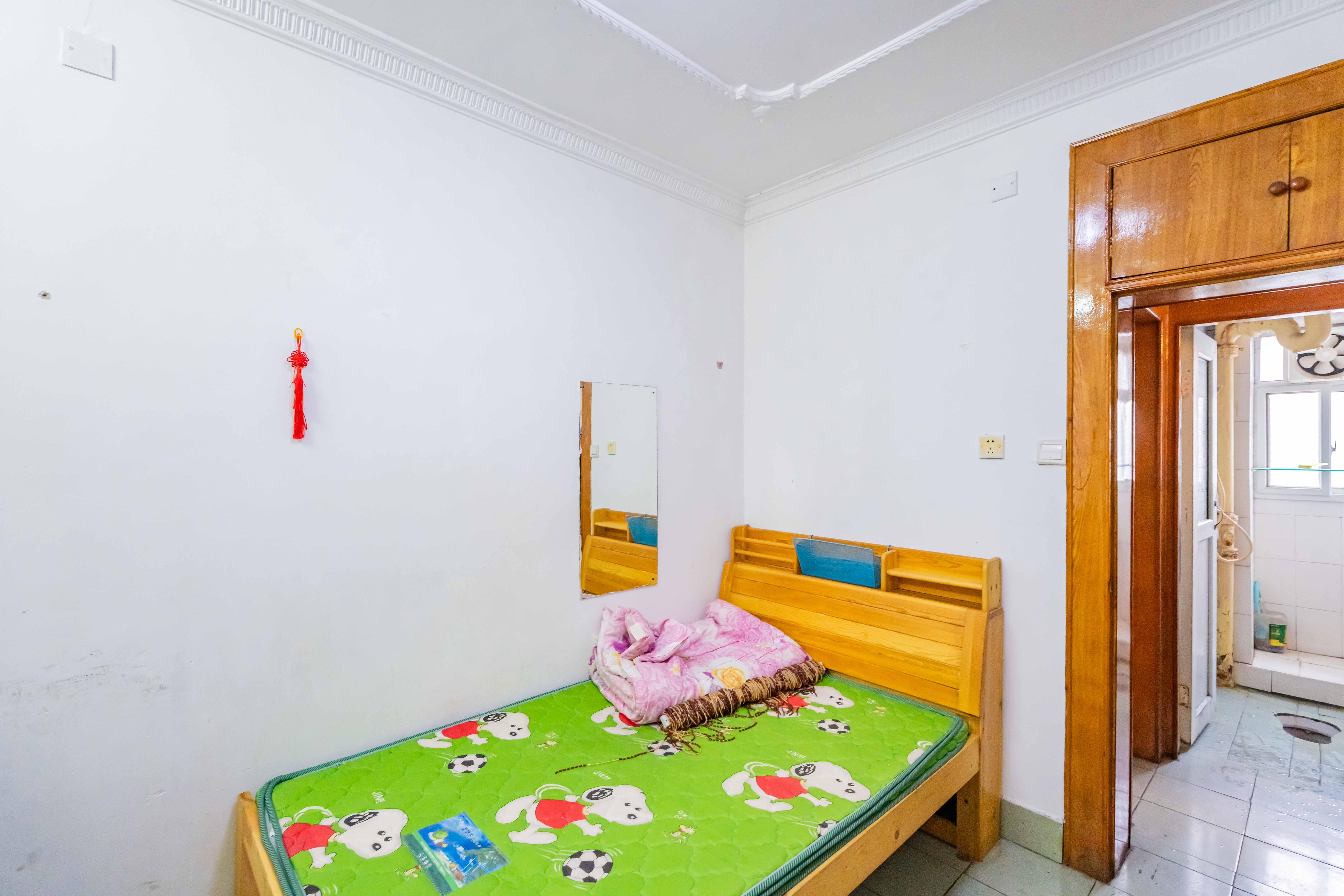 六亩地  2室1厅1卫   36.00万卧室