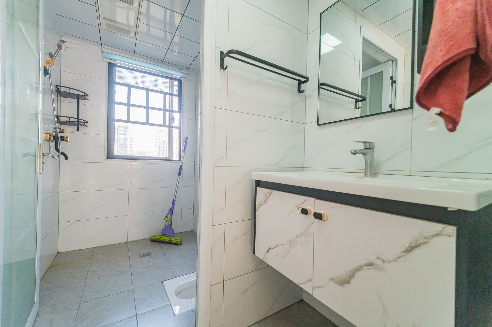 中建悦和城  4室2厅2卫    125.8万卫生间