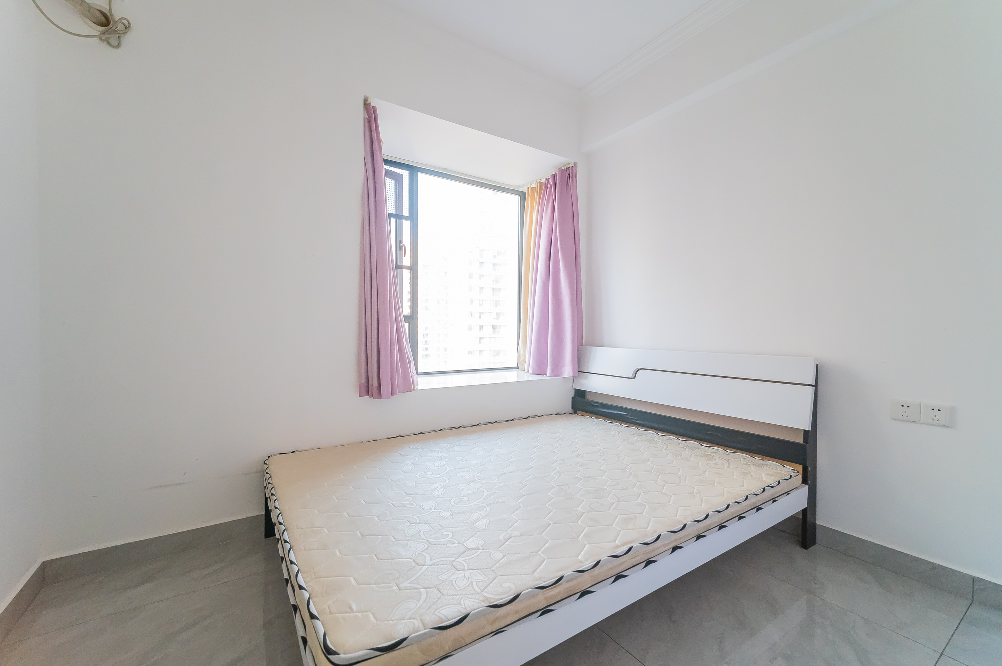 中建悦和城  4室2厅2卫    125.8万卧室