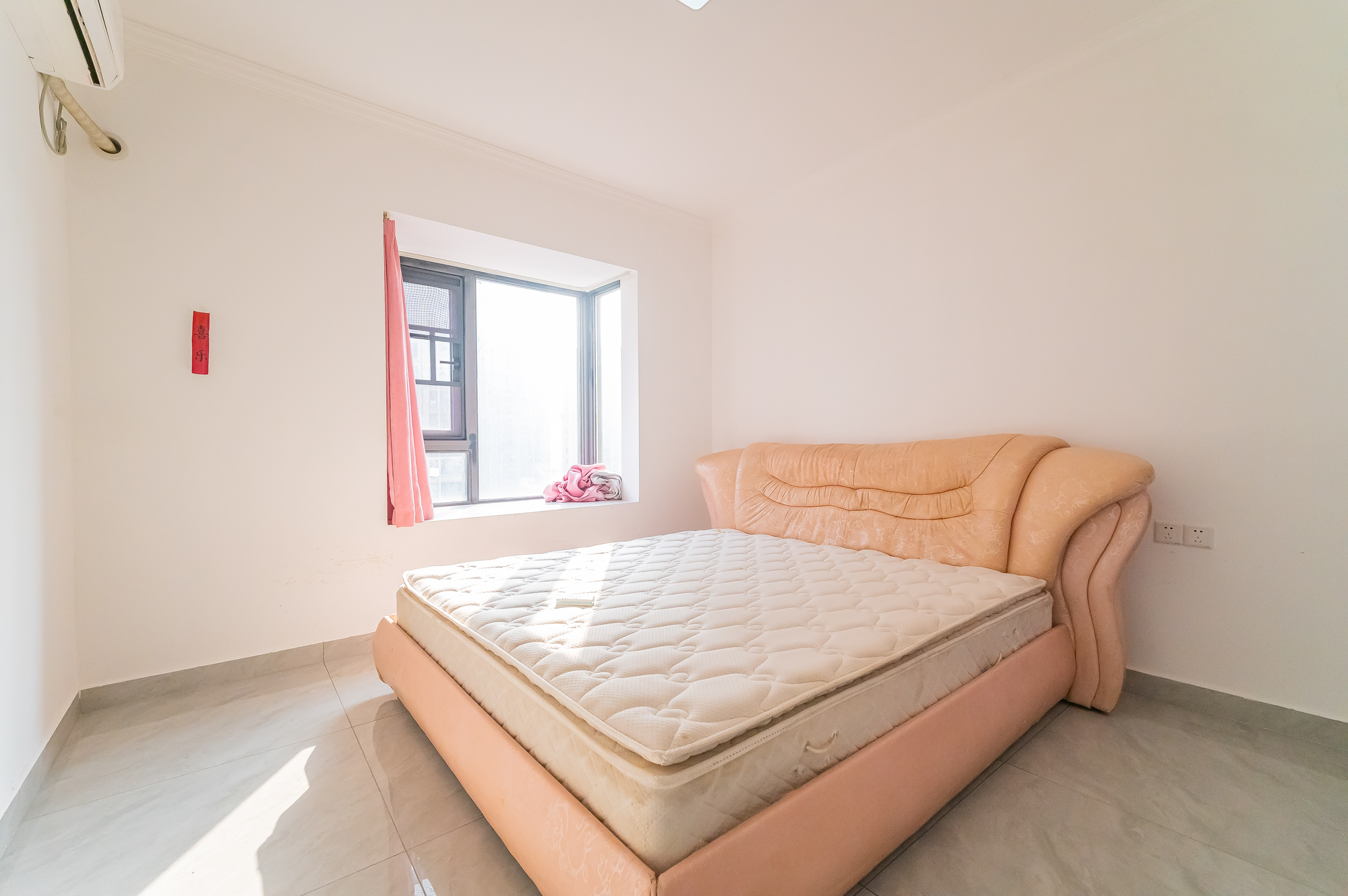 中建悦和城  4室2厅2卫    125.8万卧室