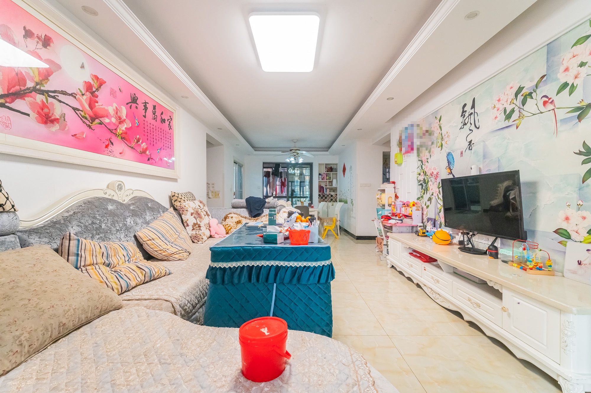 海伦春天 3室2厅2卫 88.0万 海伦春天 3室2厅2卫 88.0万客厅