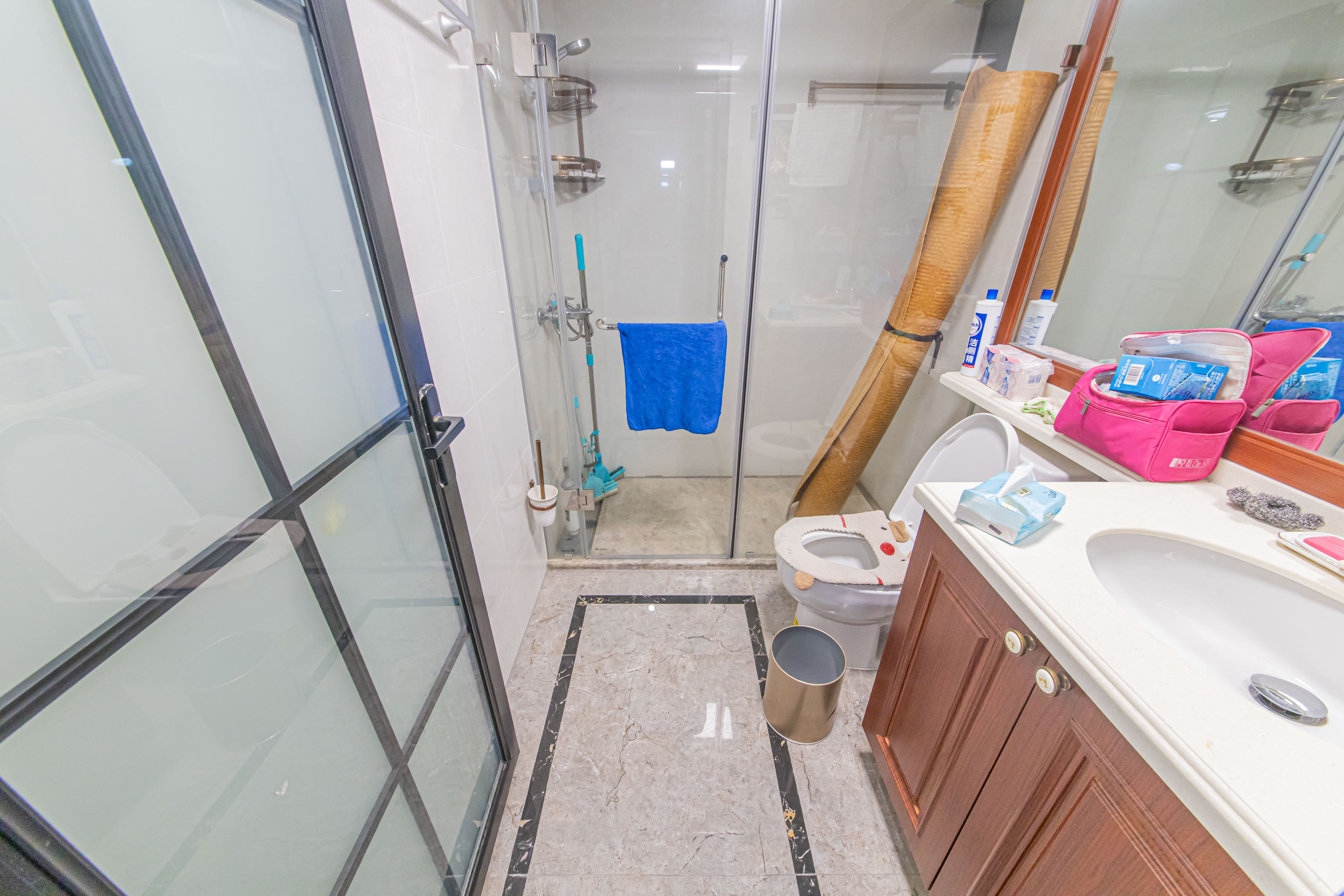 中海新城熙岸(中信新城五期) 3室2厅1卫 113.0万 中海新城熙岸(中信新城五期) 3室2厅1卫 113.0万卫生间