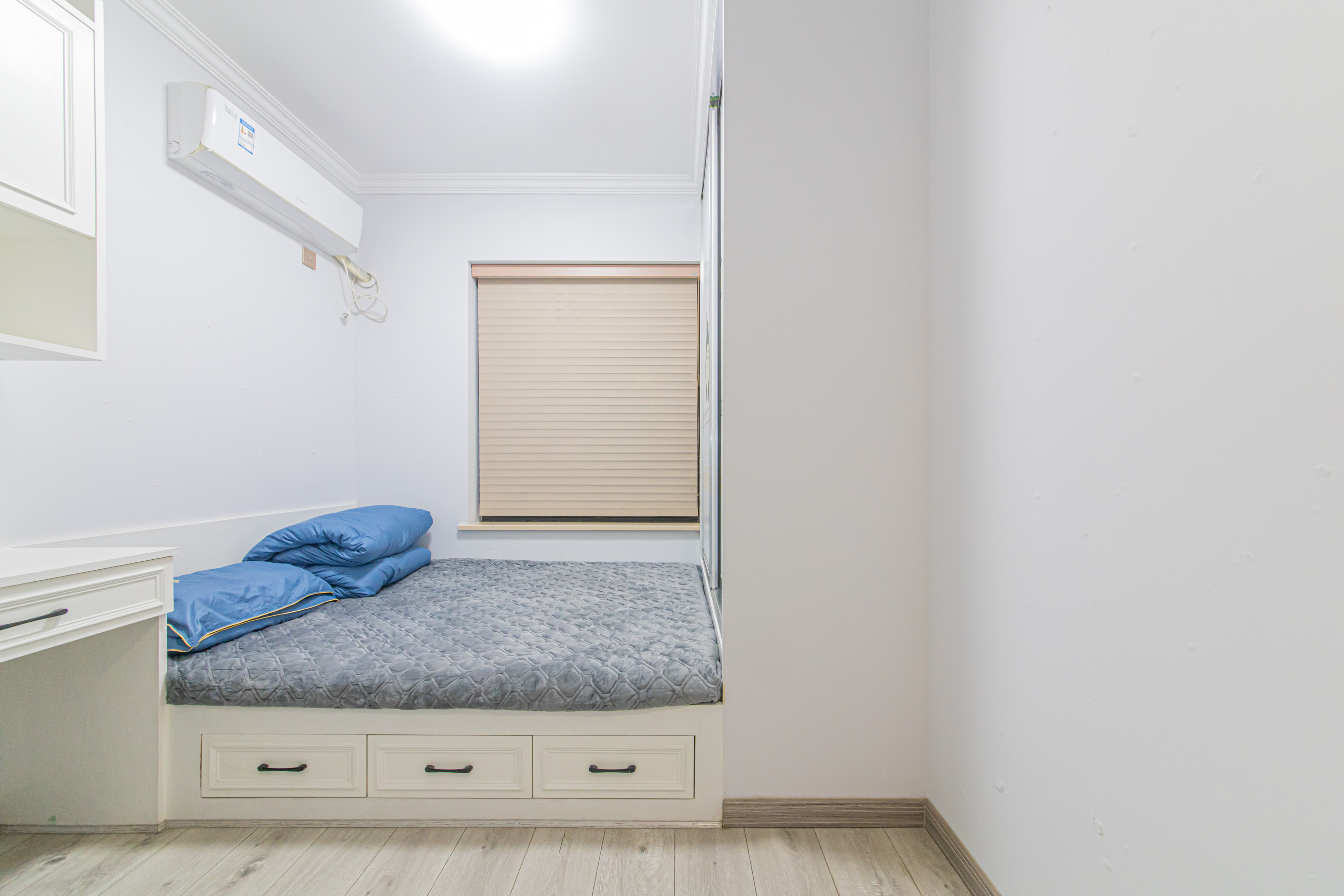 中海新城熙岸(中信新城五期) 3室2厅1卫 113.0万 中海新城熙岸(中信新城五期) 3室2厅1卫 113.0万卧室