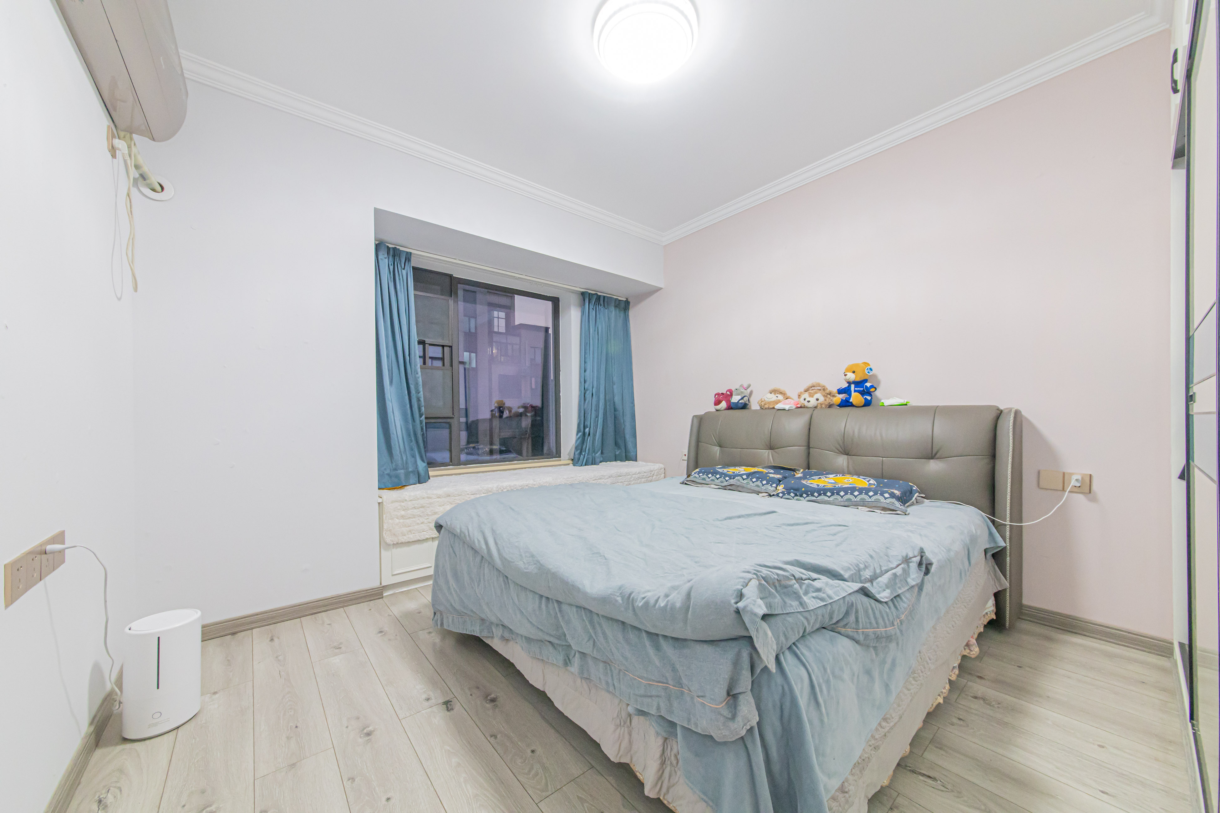 中海新城熙岸(中信新城五期) 3室2厅1卫 113.0万 中海新城熙岸(中信新城五期) 3室2厅1卫 113.0万卧室