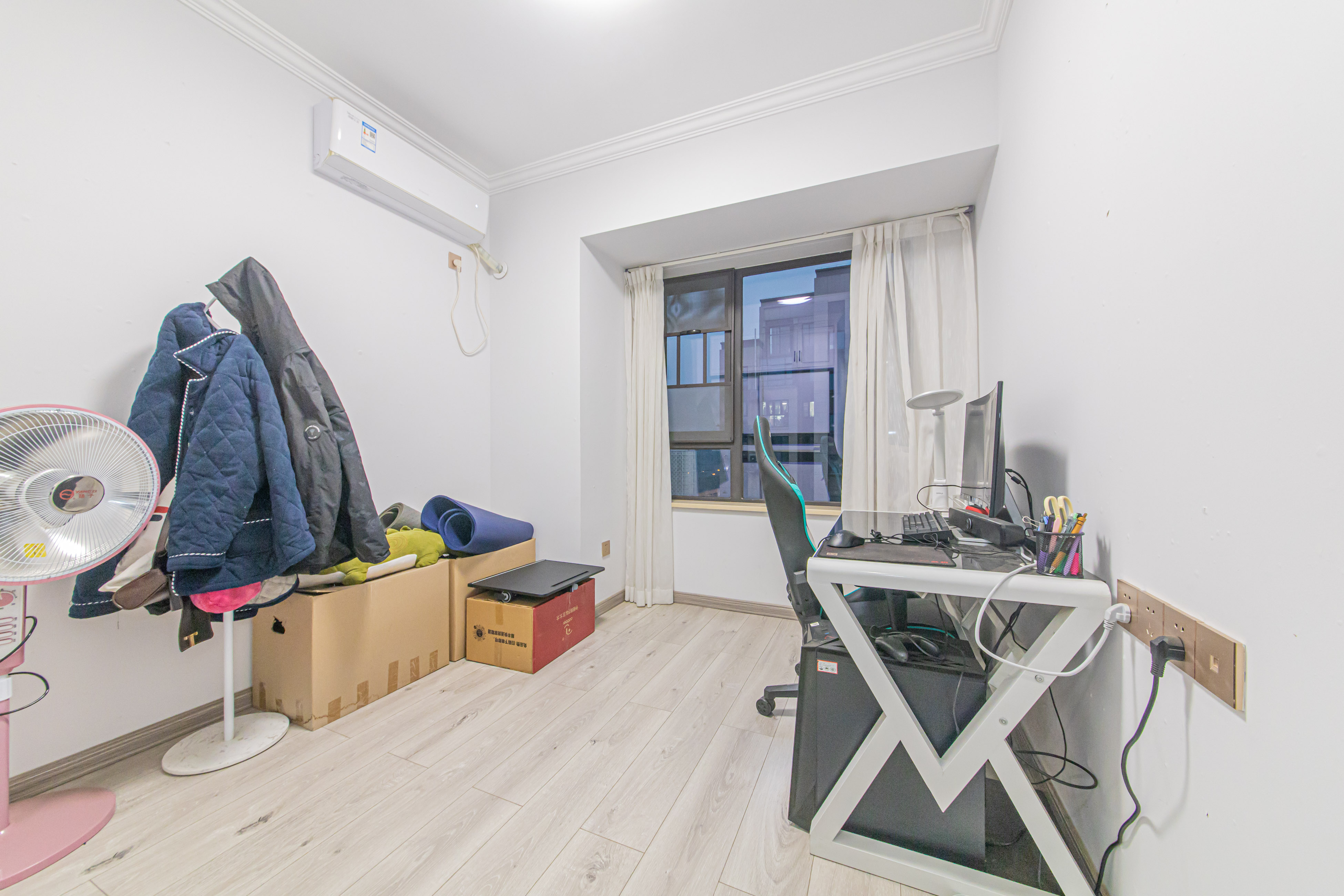 中海新城熙岸(中信新城五期) 3室2厅1卫 113.0万 中海新城熙岸(中信新城五期) 3室2厅1卫 113.0万卧室