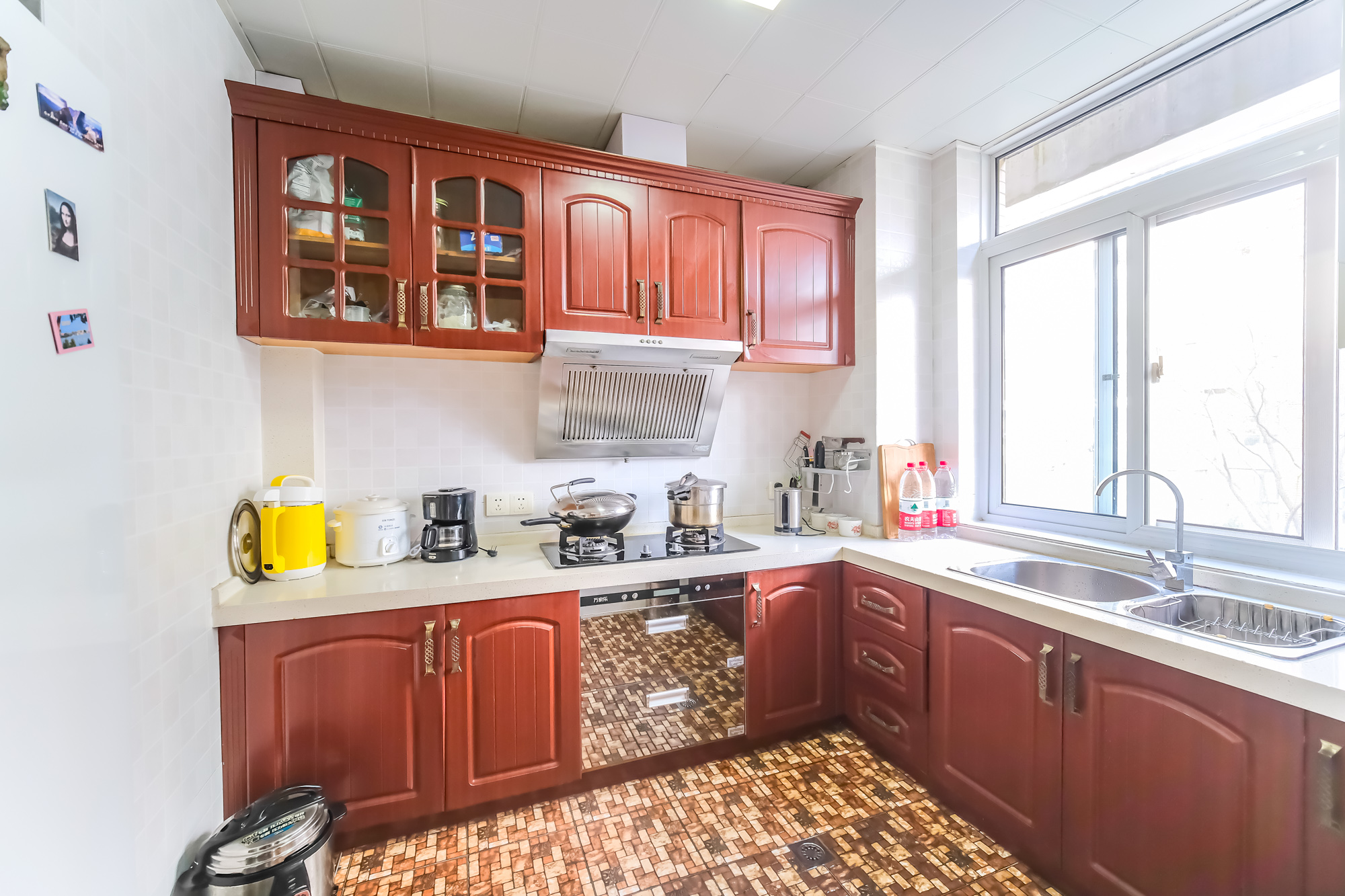 山水湾  3室2厅2卫    89.8万厨房