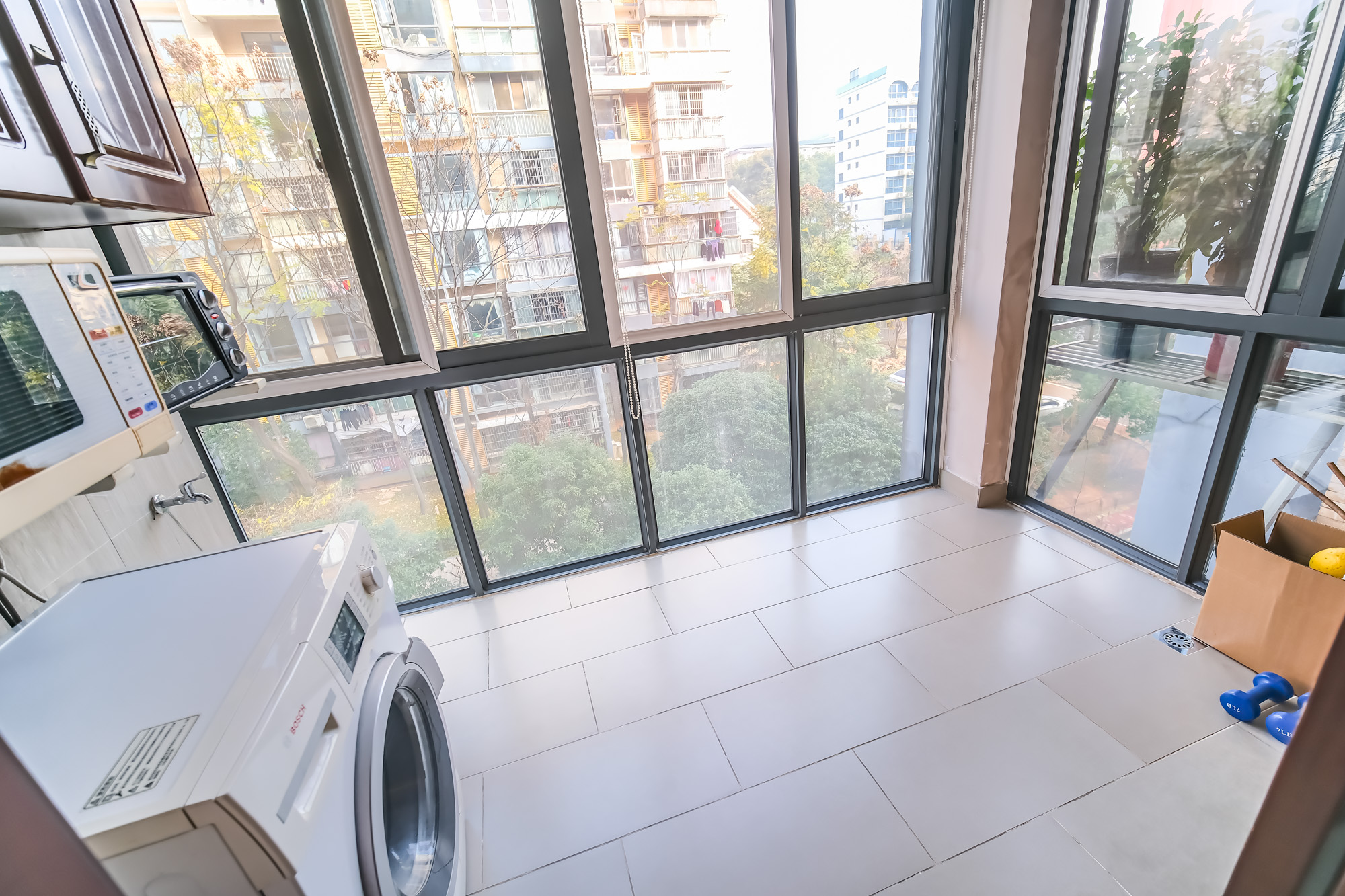 山水湾  3室2厅2卫    89.8万阳台