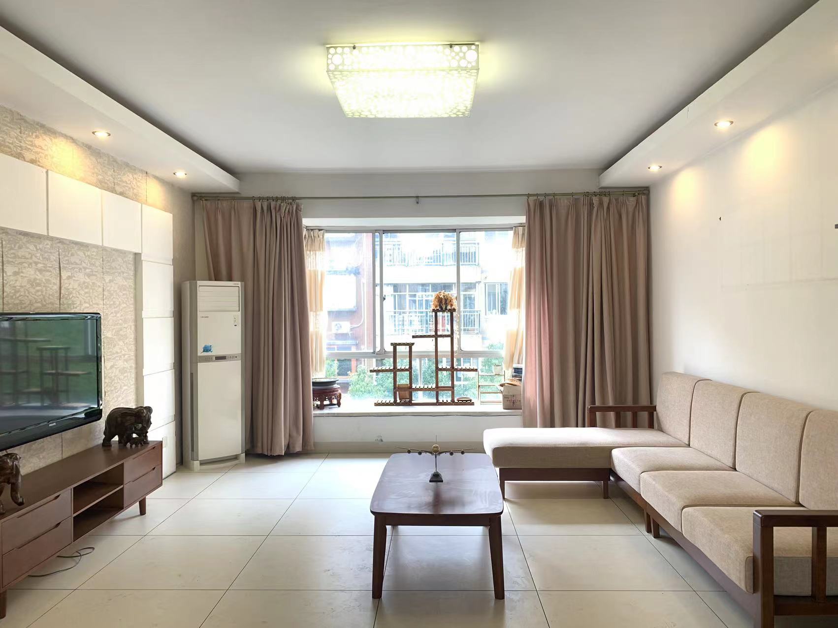 湘银小区  4室2厅2卫    52.0万 湘银小区  4室2厅2卫    52.0万