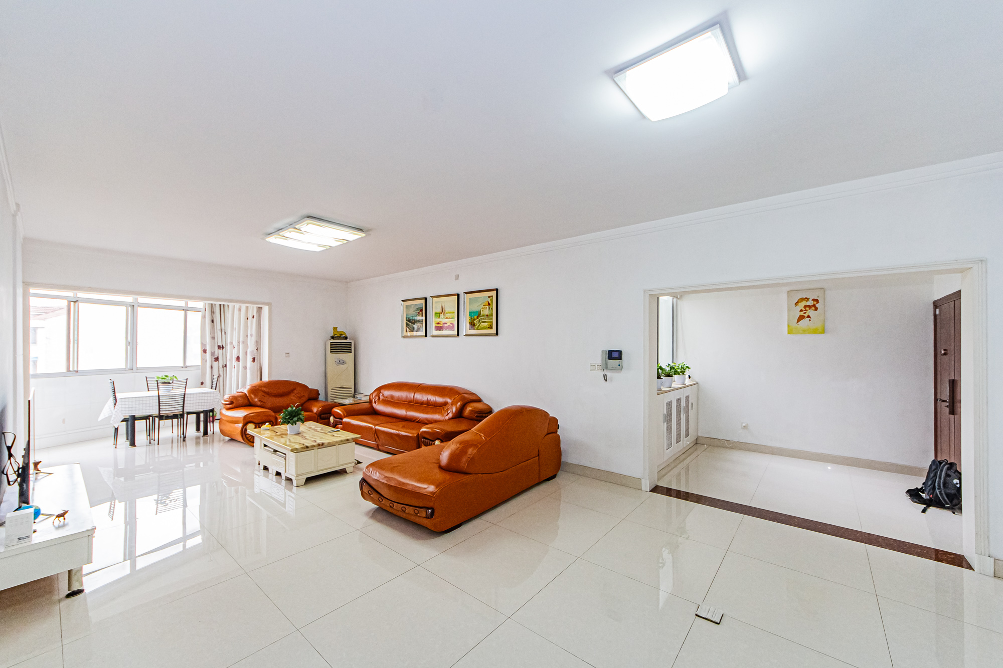 顺天黄金海岸 3室2厅2卫 95.0万 顺天黄金海岸 3室2厅2卫 95.0万客厅