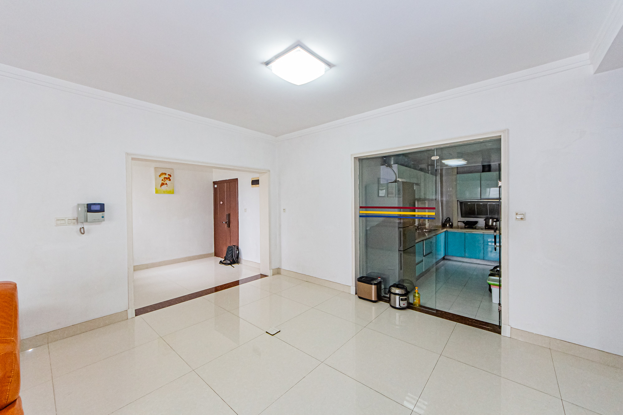 顺天黄金海岸 3室2厅2卫 95.0万 顺天黄金海岸 3室2厅2卫 95.0万客厅