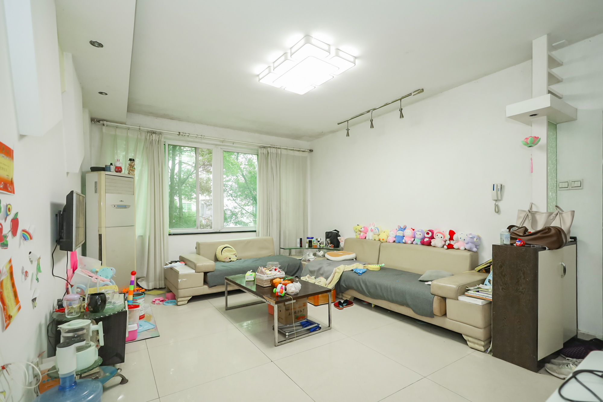 咸嘉新村嘉旺苑 3室2厅1卫 78.0万 咸嘉新村嘉旺苑 3室2厅1卫 78.0万客厅