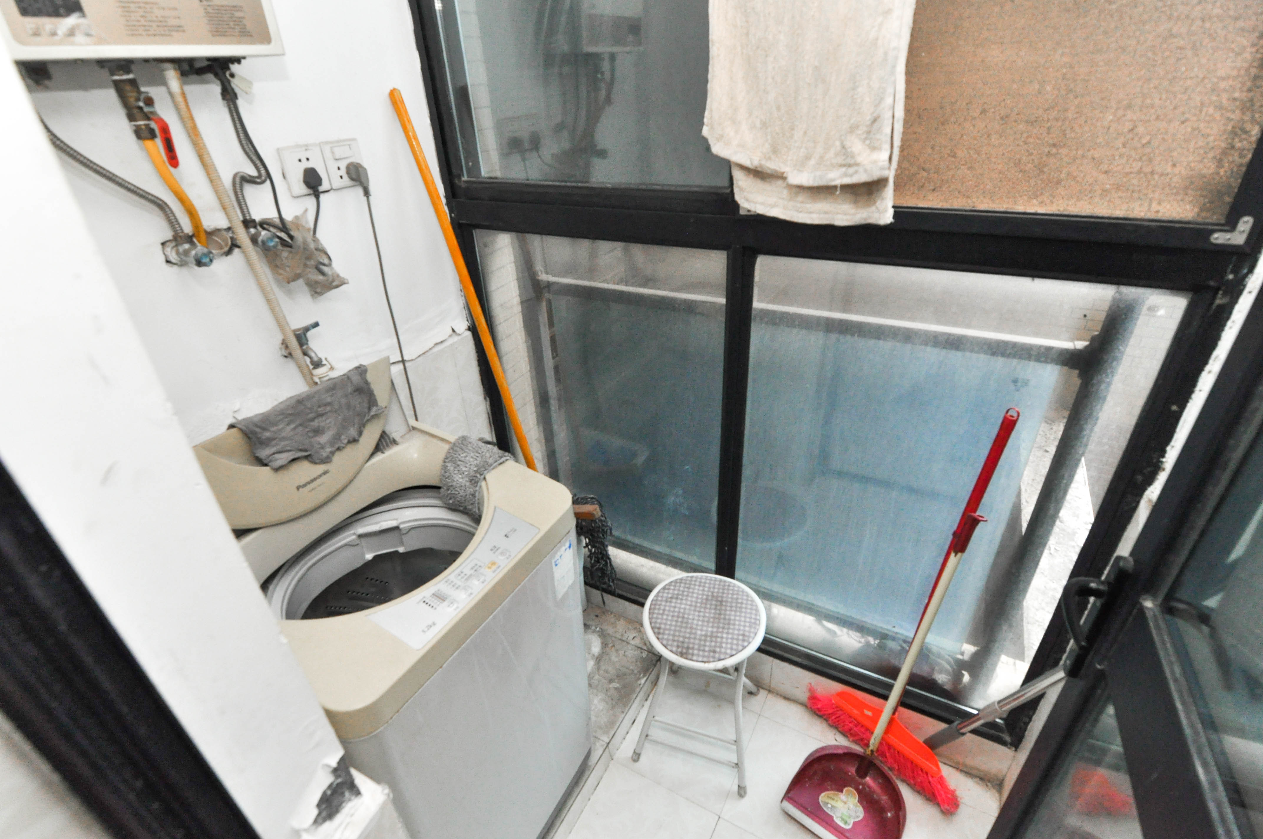阿普阿布  4室2厅2卫   135.00万其他