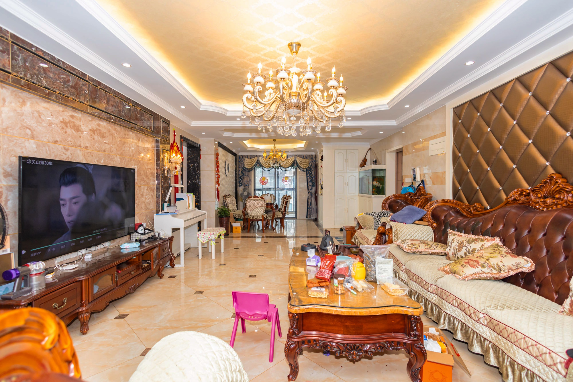 恒基凯旋门一二期  4室2厅2卫    219.8万 恒基凯旋门一二期  4室2厅2卫    219.8万客厅