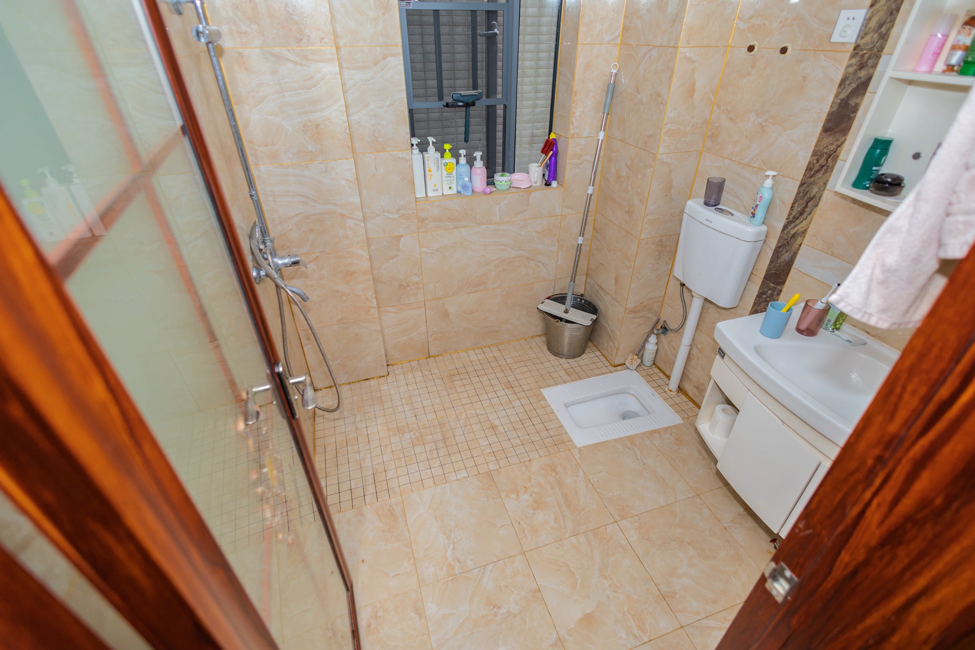 恒基凯旋门一二期  4室2厅2卫    219.8万 恒基凯旋门一二期  4室2厅2卫    219.8万卫生间