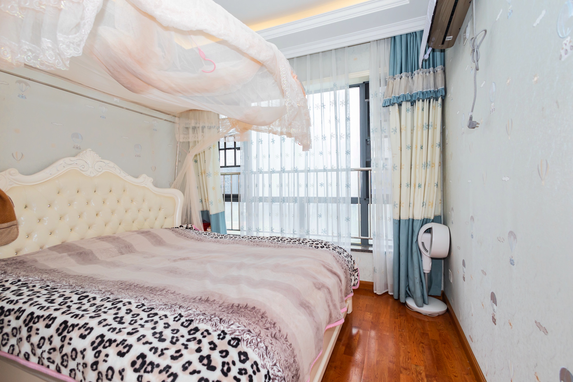 恒基凯旋门一二期  4室2厅2卫    219.8万 恒基凯旋门一二期  4室2厅2卫    219.8万卧室