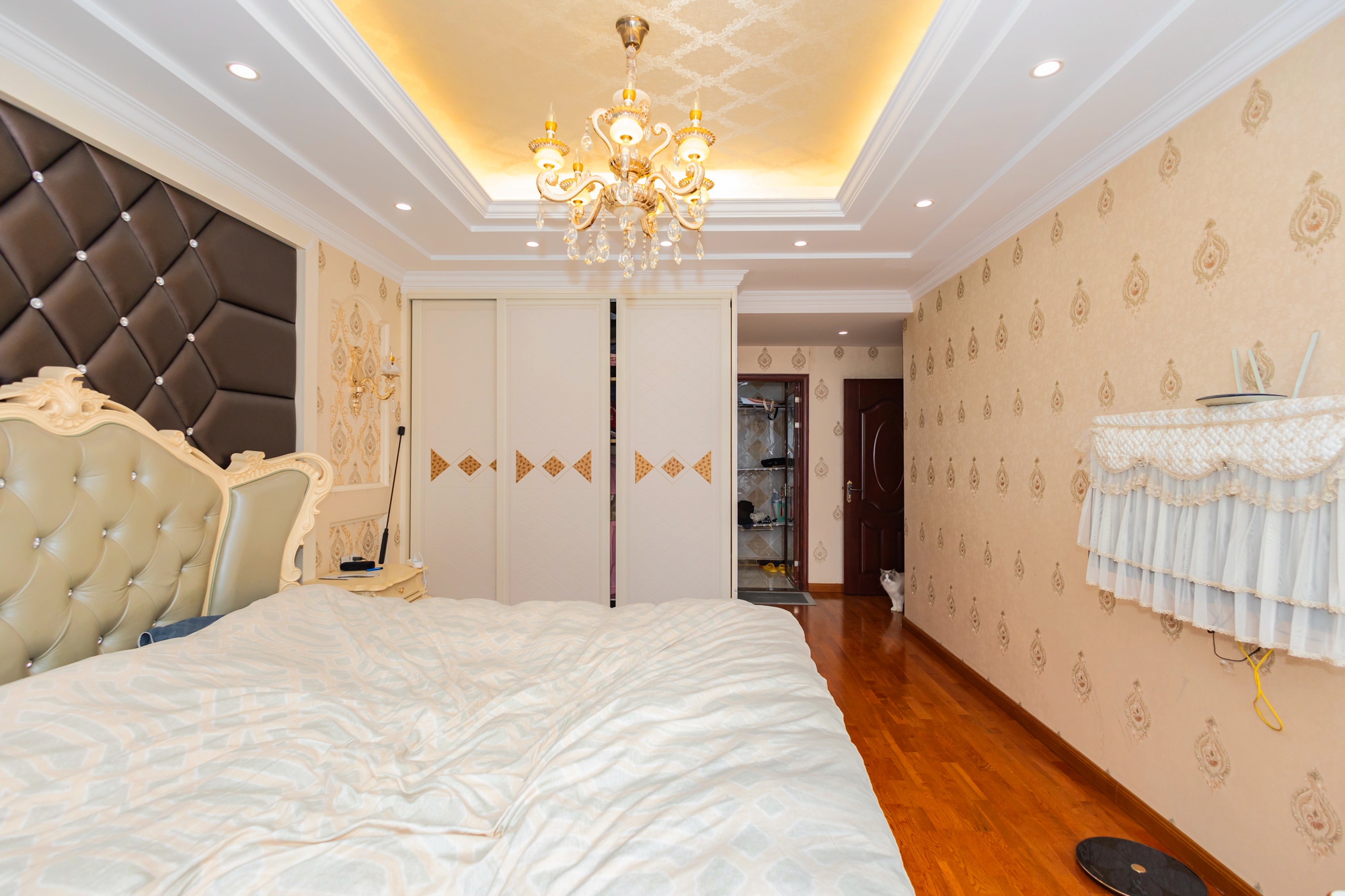 恒基凯旋门一二期  4室2厅2卫    219.8万 恒基凯旋门一二期  4室2厅2卫    219.8万卧室