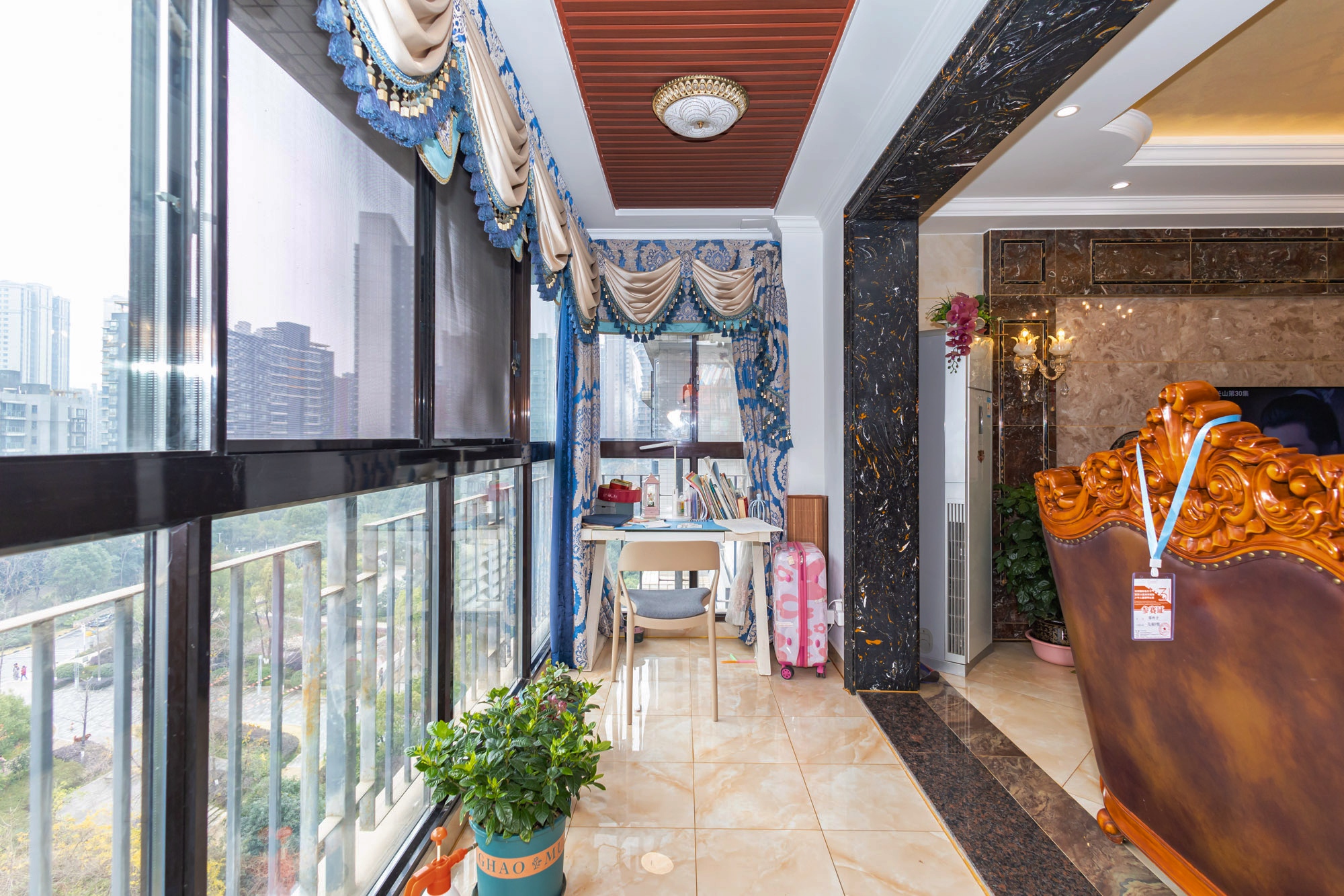 恒基凯旋门一二期  4室2厅2卫    219.8万 恒基凯旋门一二期  4室2厅2卫    219.8万阳台